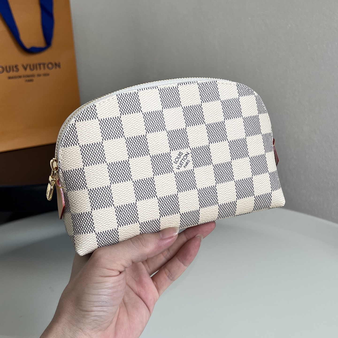 芯片版💕 化妆包 N47515白格 这款 Damier 帆布化妆包以拉链开合,取放化妆品轻松方便,设有一