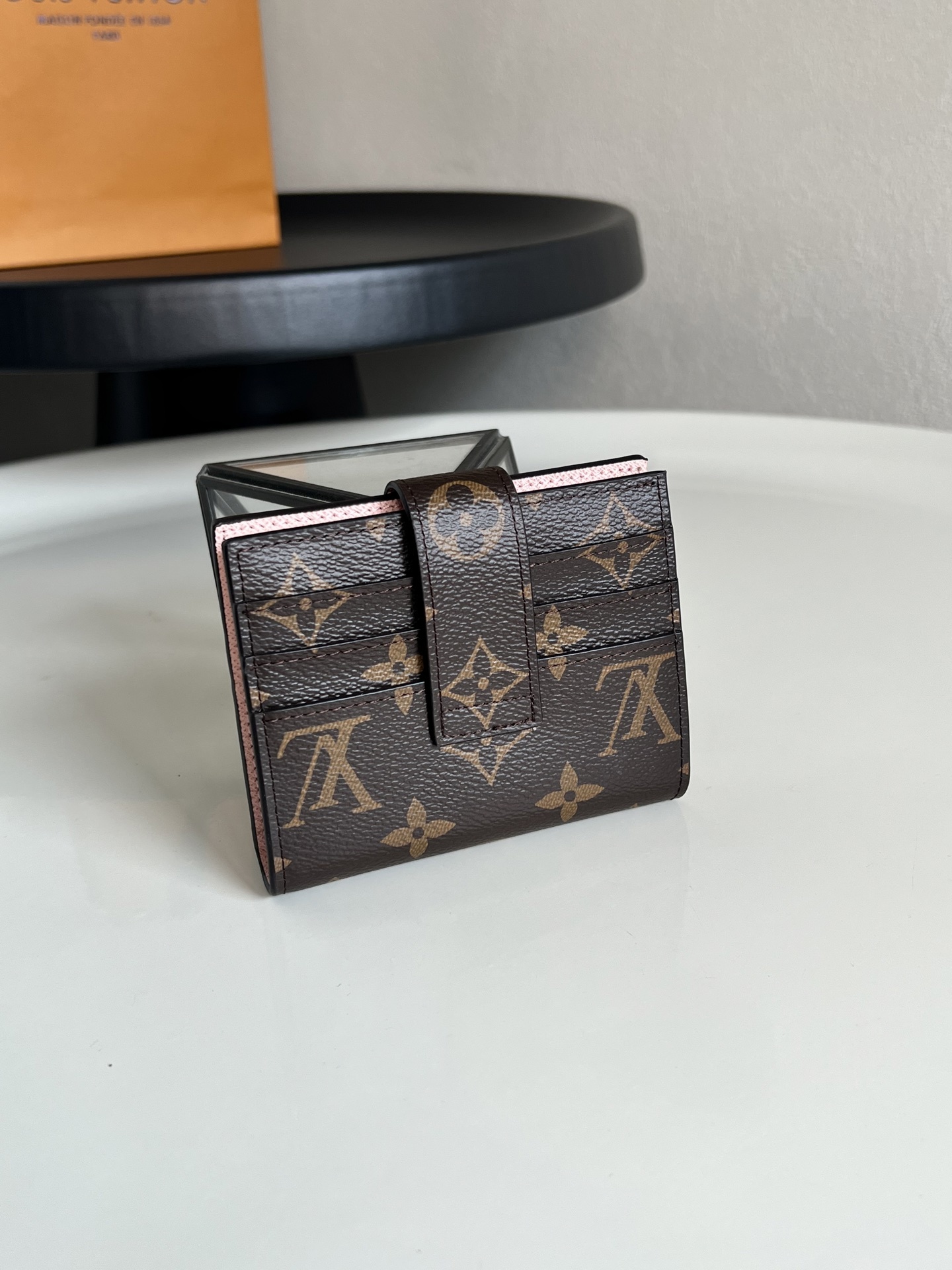 💕 顶级原单 M61731粉色 多功能卡包 此款钱夹采用柔软的Monogram 帆布制成!衬以颜色鲜艳的