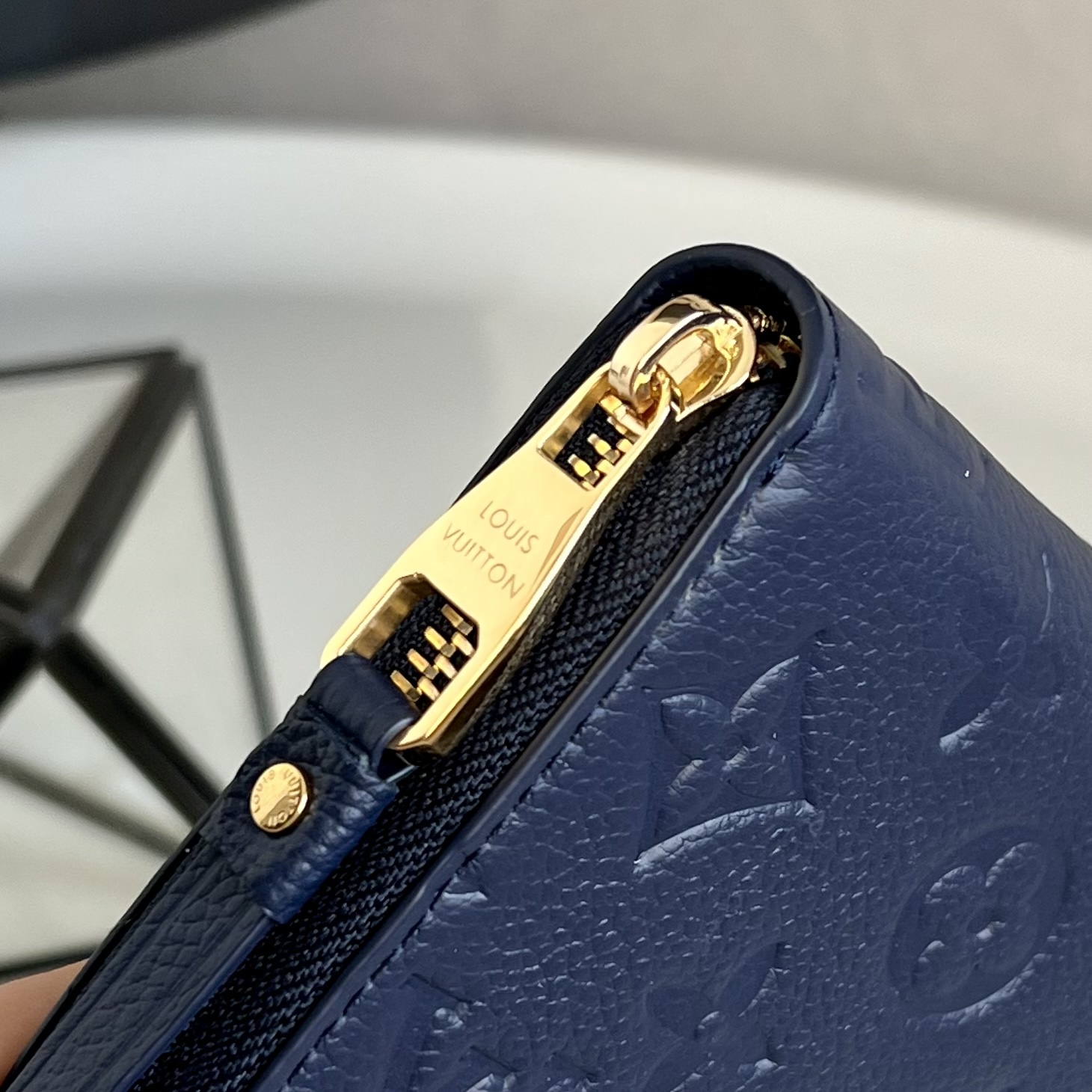 💕 M61864新蓝色！经典钱夹全新升级！新增四个信用卡槽 造型经典的 Zippy 拉链钱夹以精致而柔软