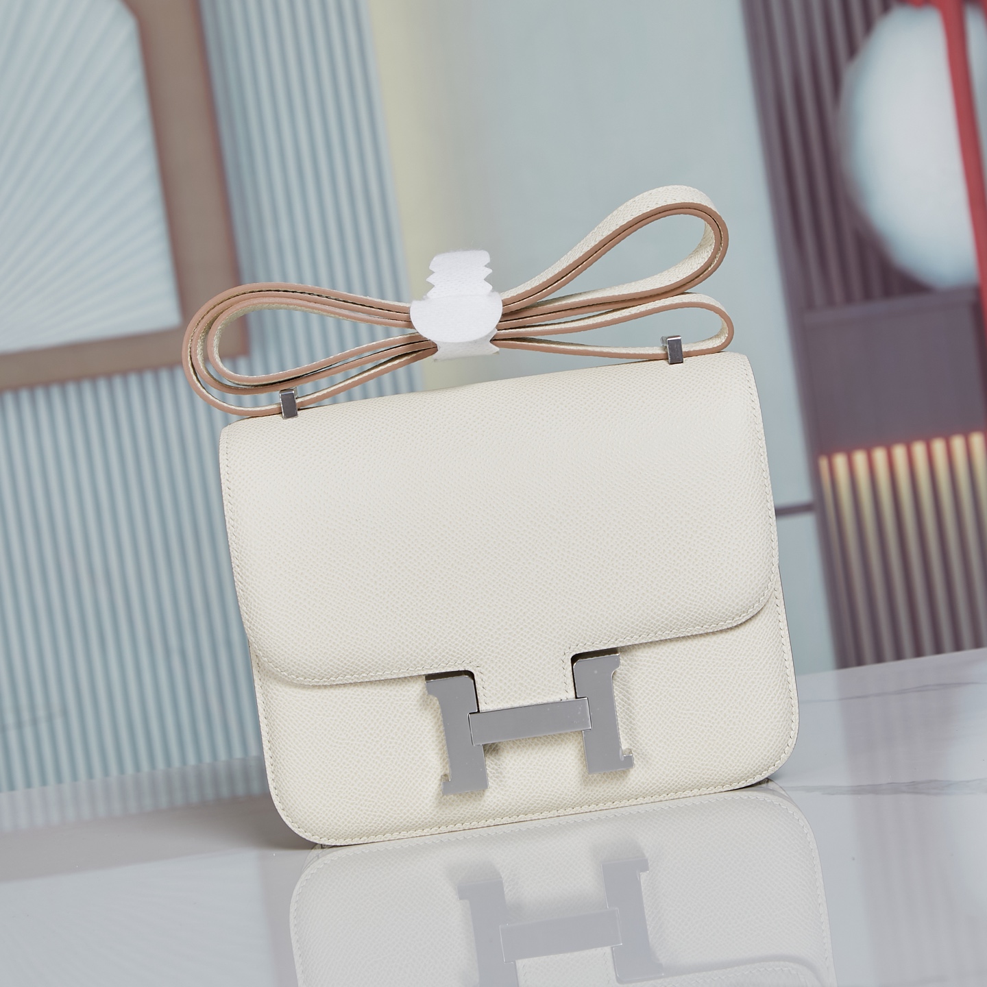 NO:699130,Hermes Constance 19 milkshake silver buckle Esom cow leather shoulder crossbody bag exclusive channel goods exclusive Z-level ceiling tail single assembly size 19*15*4 cm, Hermes,hermes,hermes,satchels,crossbody bags,cowhide,Hermes,19860909Hermes 爱马仕 Constance 19奶昔白银扣 Esom牛皮 单肩斜挎包 独家渠道货 独家Z级别天花板尾单组装货 尺寸19*15*4 cm,爱马仕,hermes,hermes,satchels,crossbody bags,cowhide,Hermes,,Bag