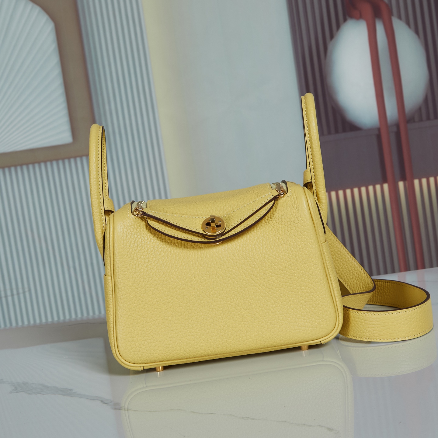 NO:698898,LindyMini19 chick gold buckle in stock, hand-made with imported wax thread!  With Italian original edge oil Tc cowhide, hand-made copper nails, hand-engraved fonts, market absolute, Hermes, hermes, cowhide, gold, Hermes,19860909现货LindyMini19小鸡黄金扣, 对版手工进口腊线缝制！配意大利原厂边油 Tc牛皮, 手打铜钉 手工刻字字体 市场绝绝子,爱马仕,hermes,cowhide,gold,Hermes,,Bag