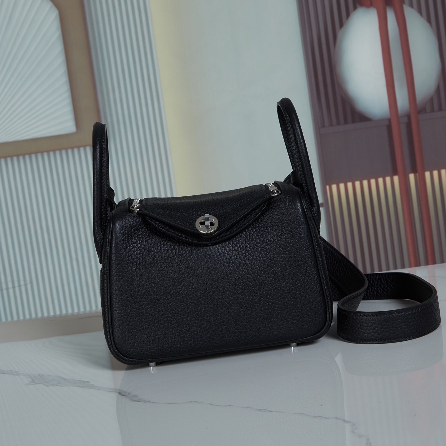 NO:698886,LindyMini19 black silver buckle in stock, hand-sewn with imported wax thread!  With Italian original edge oil Tc cowhide, hand-made copper nails, hand-engraved fonts, market absolute, Hermes, hermes, cowhide, Hermes,19860909现货LindyMini19黑色银扣, 对版手工进口腊线缝制！配意大利原厂边油 Tc牛皮, 手打铜钉 手工刻字字体 市场绝绝子,爱马仕,hermes,cowhide,Hermes,,Bag