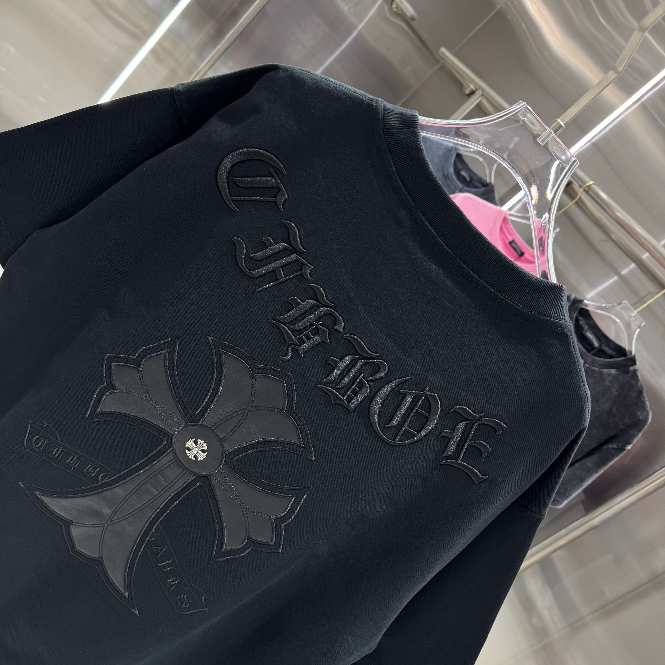Chrome Hearts 克罗心 CH 春夏新款 2026 十字架拼皮＋万针刺绣工艺短袖T恤 重工面料300克重