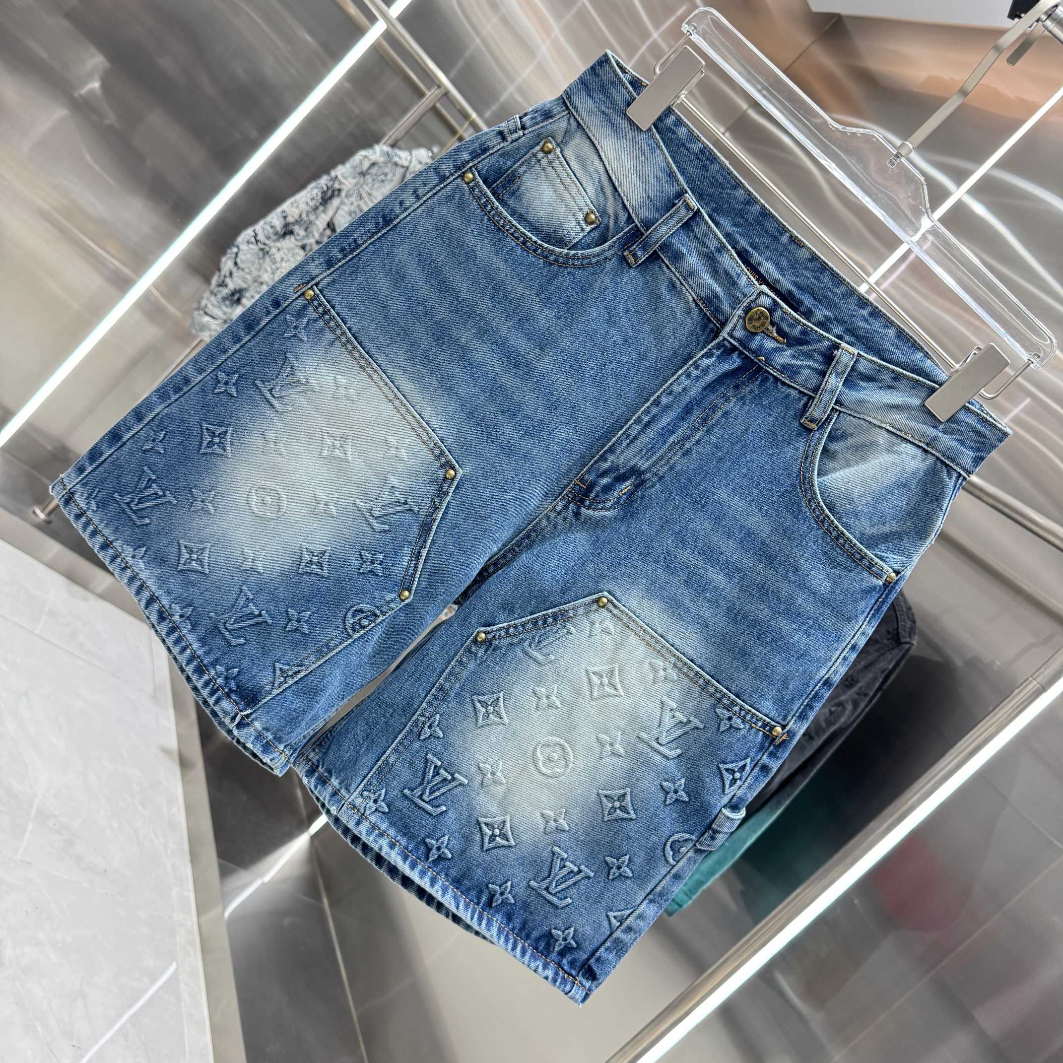 Louis Vuitton LV路易威登白色压花牛仔裤短裤