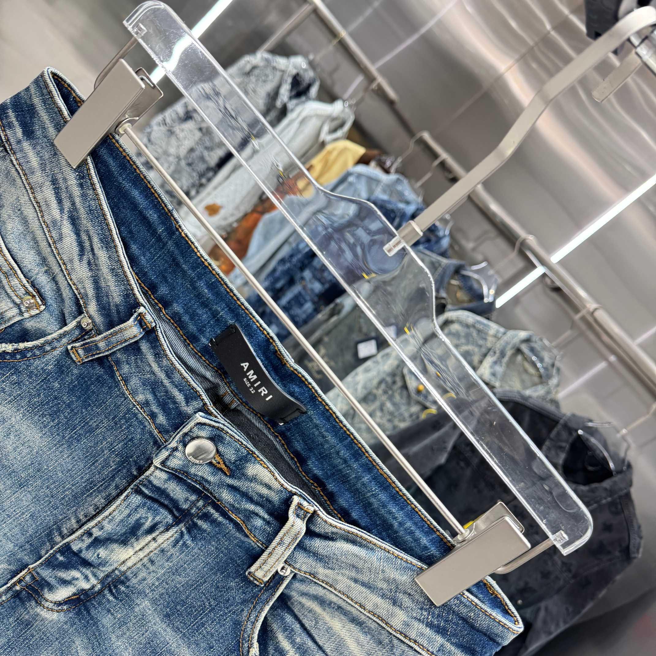 Amiri Amiri 破洞刺绣图案工艺街头潮流修身小脚弹力牛仔裤