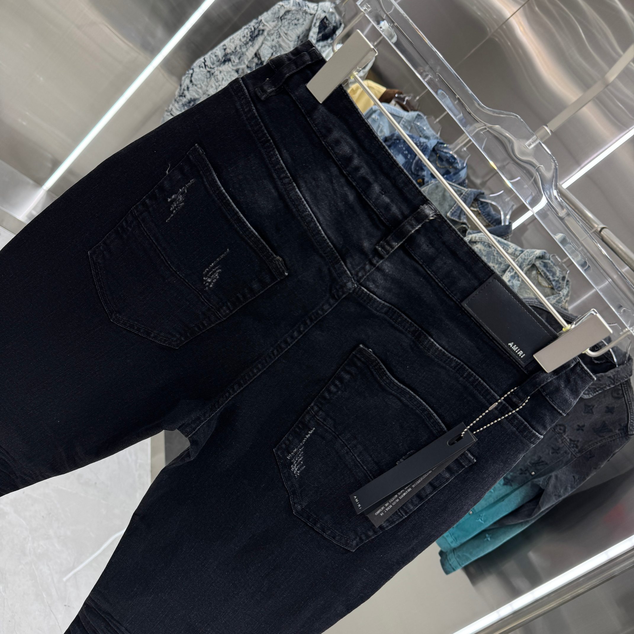 Amiri Amiri 破洞工艺街头潮流修身小脚弹力牛仔裤 颜色 黑色 码数 30 32 34 36 38