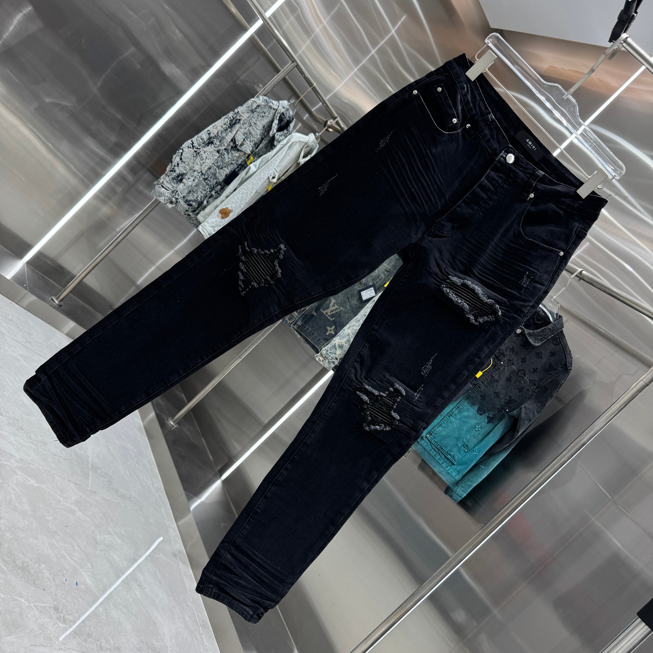 Amiri Amiri 破洞工艺街头潮流修身小脚弹力牛仔裤 颜色 黑色 码数 30 32 34 36 38