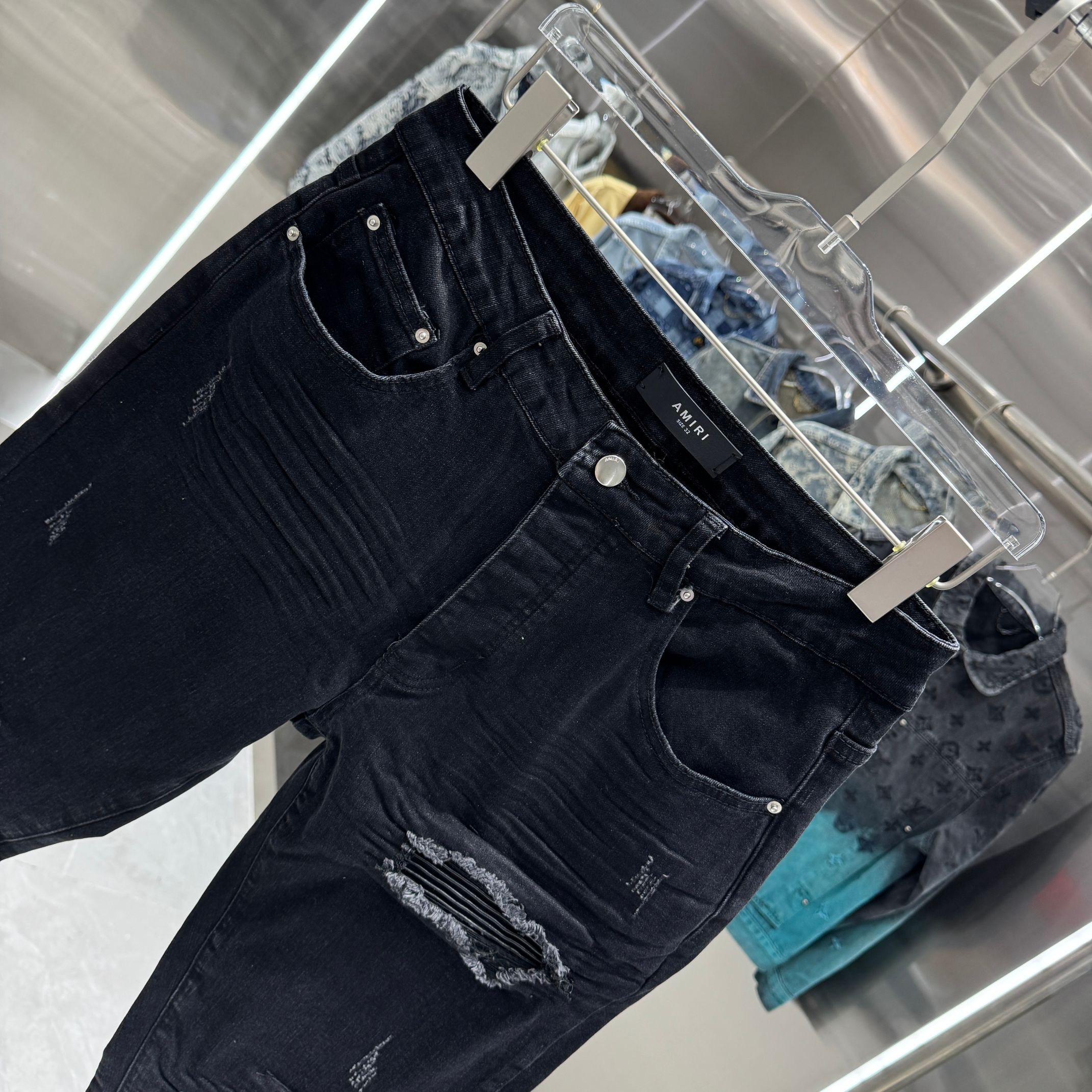 Amiri Amiri 破洞工艺街头潮流修身小脚弹力牛仔裤 颜色 黑色 码数 30 32 34 36 38