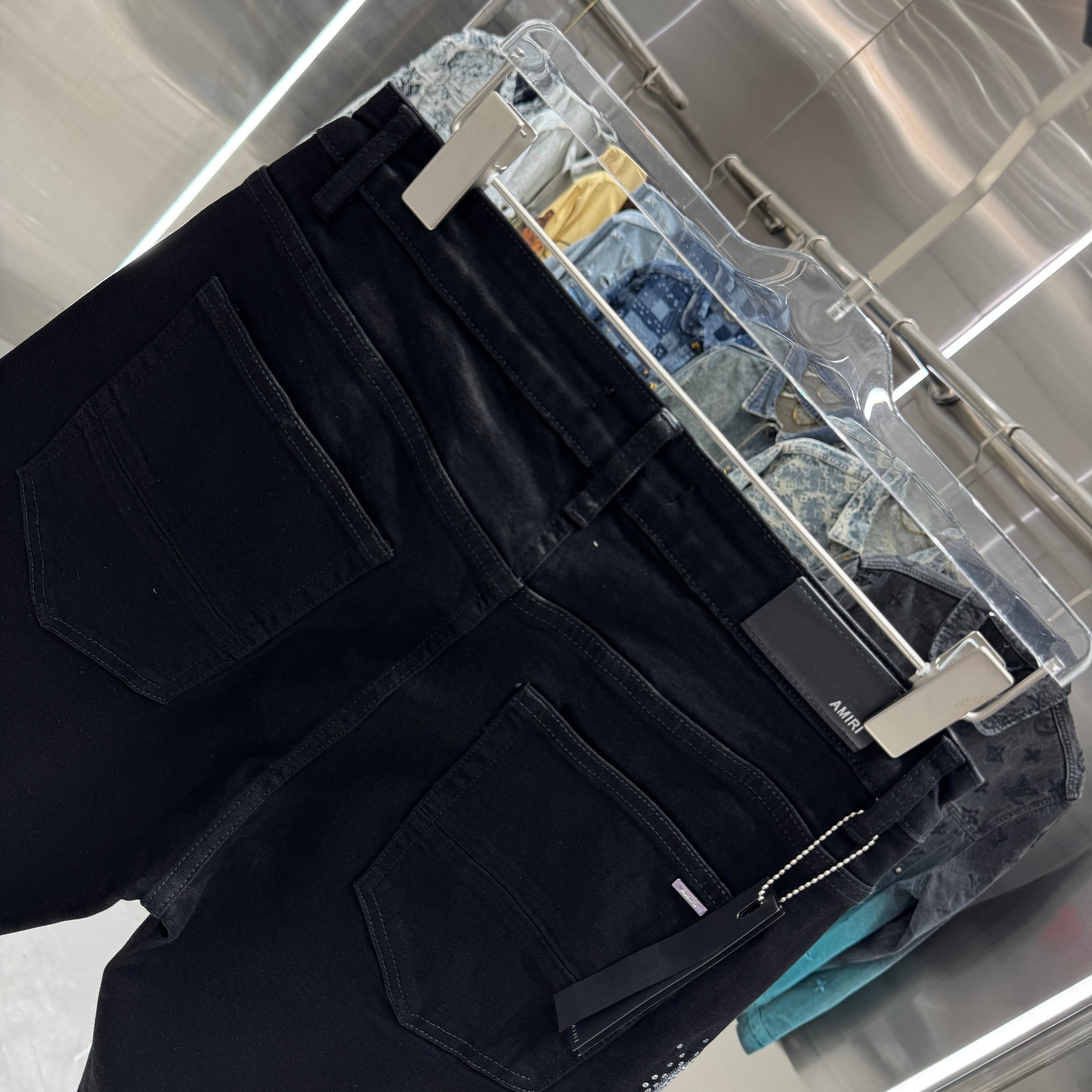 Amiri Amiri 烫钻字母工艺街头潮流牛仔裤短裤 颜色 黑色 码数 30 32 34 36 38