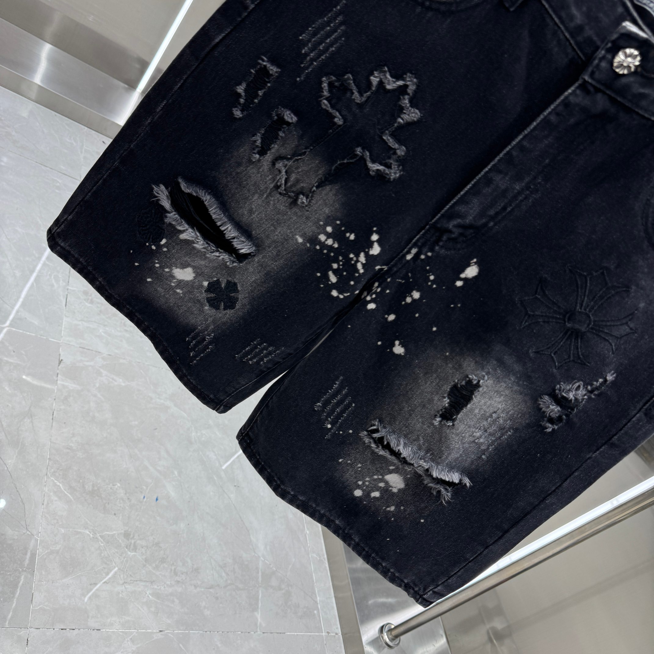 Chrome Hearts 克罗心 CH 破洞涂层十字架刺绣牛仔裤短裤