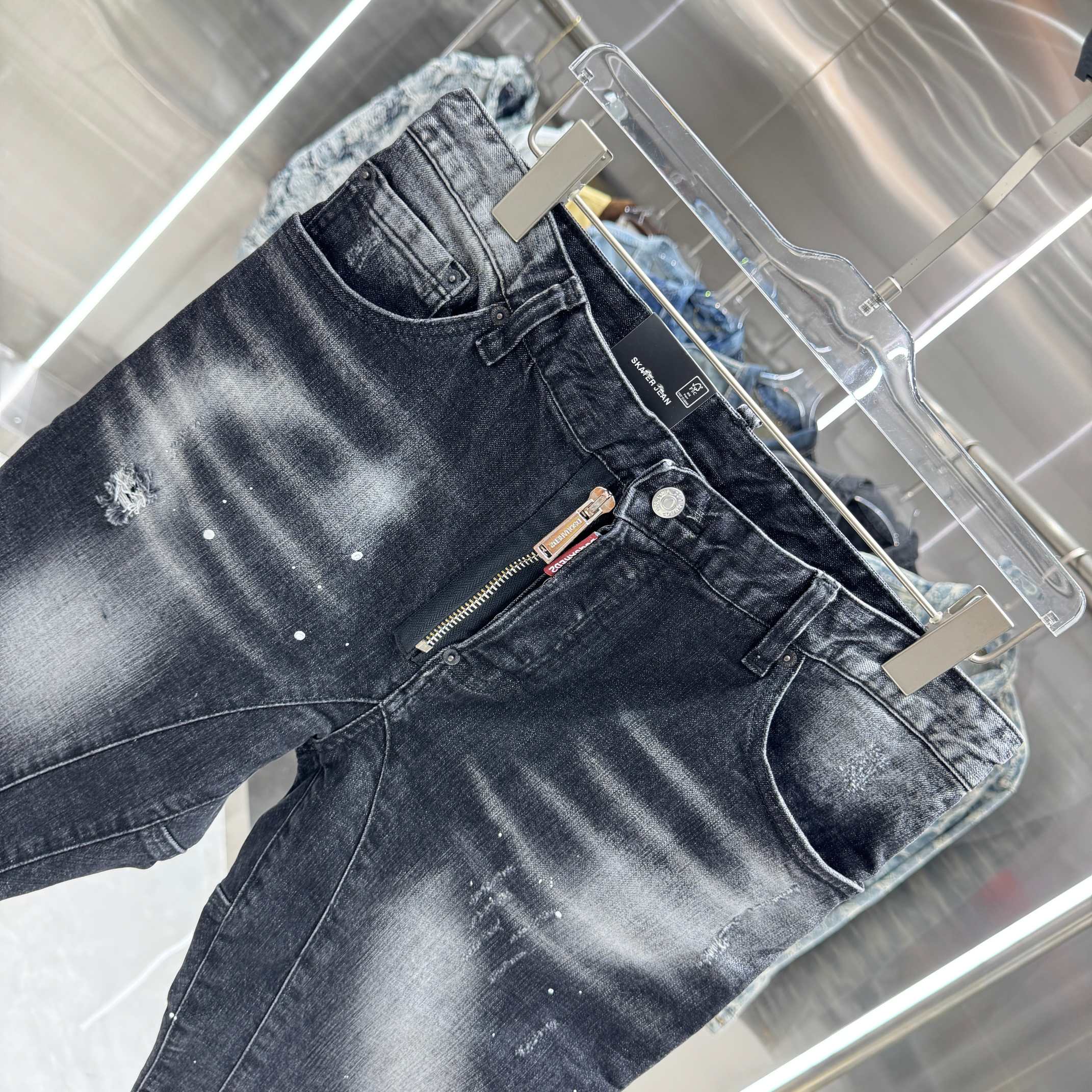 Dsquared2 DSQUARED2 破洞涂鸦工艺街头潮流修身小脚弹力牛仔裤