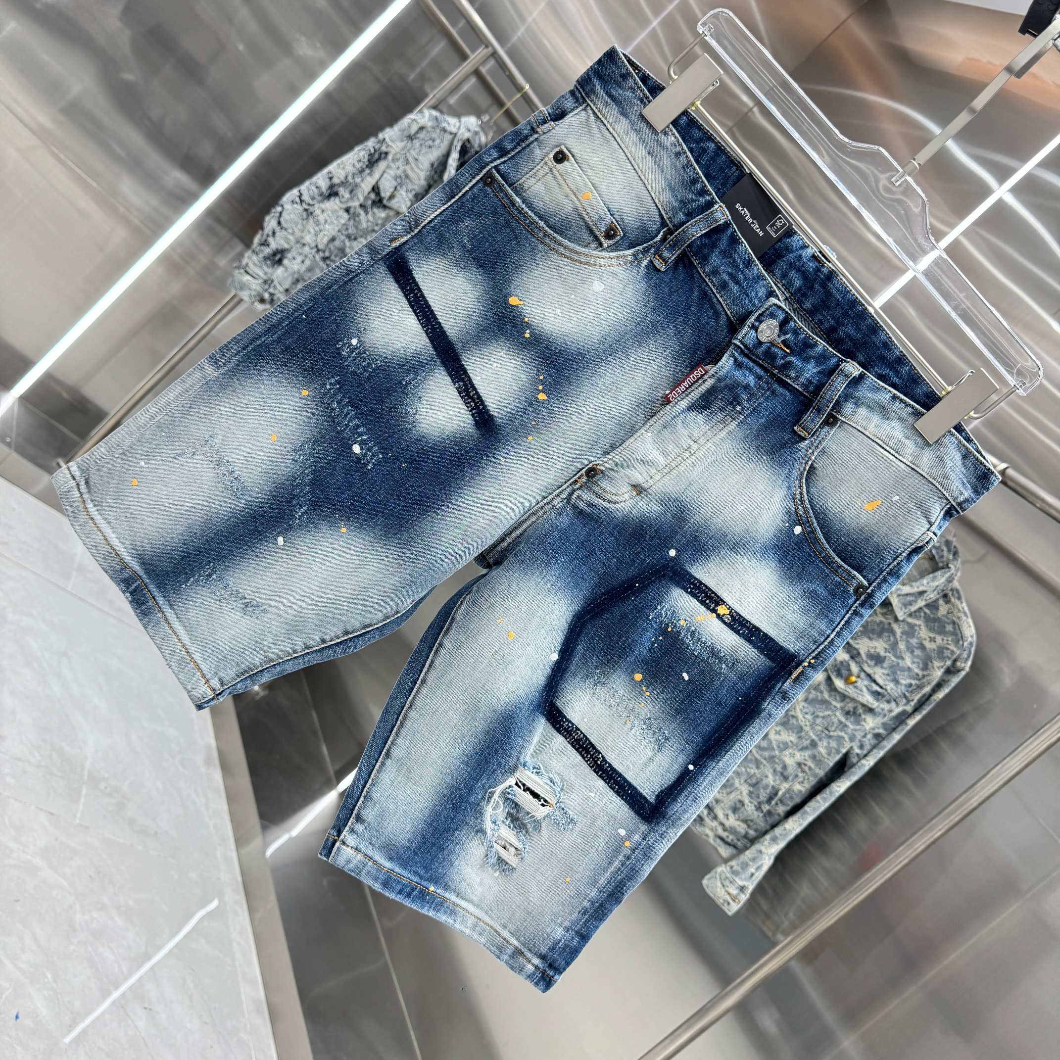 Dsquared2 DSQUARED2 水洗涂鸦破洞水洗工艺街头潮流修身弹力短牛仔裤短裤