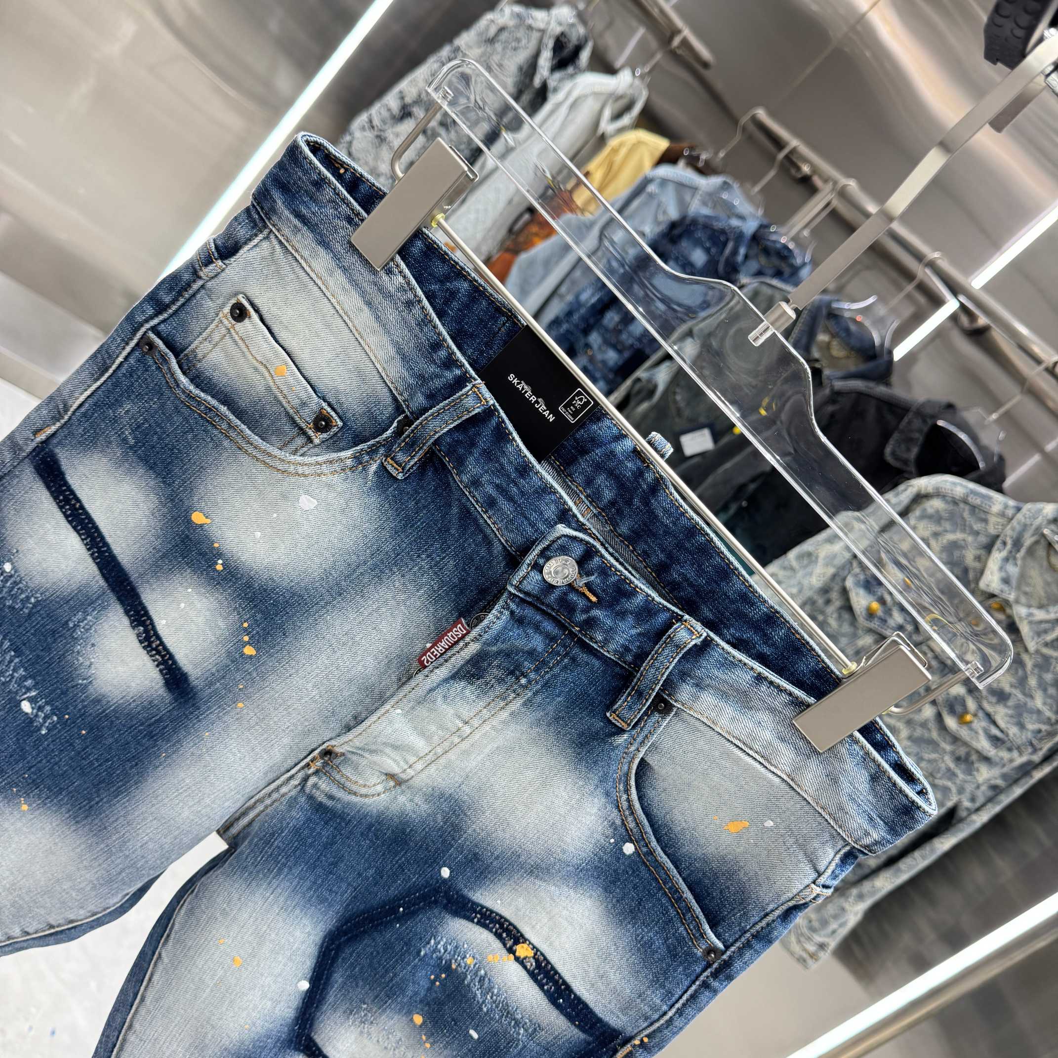Dsquared2 DSQUARED2 水洗涂鸦破洞水洗工艺街头潮流修身弹力短牛仔裤短裤