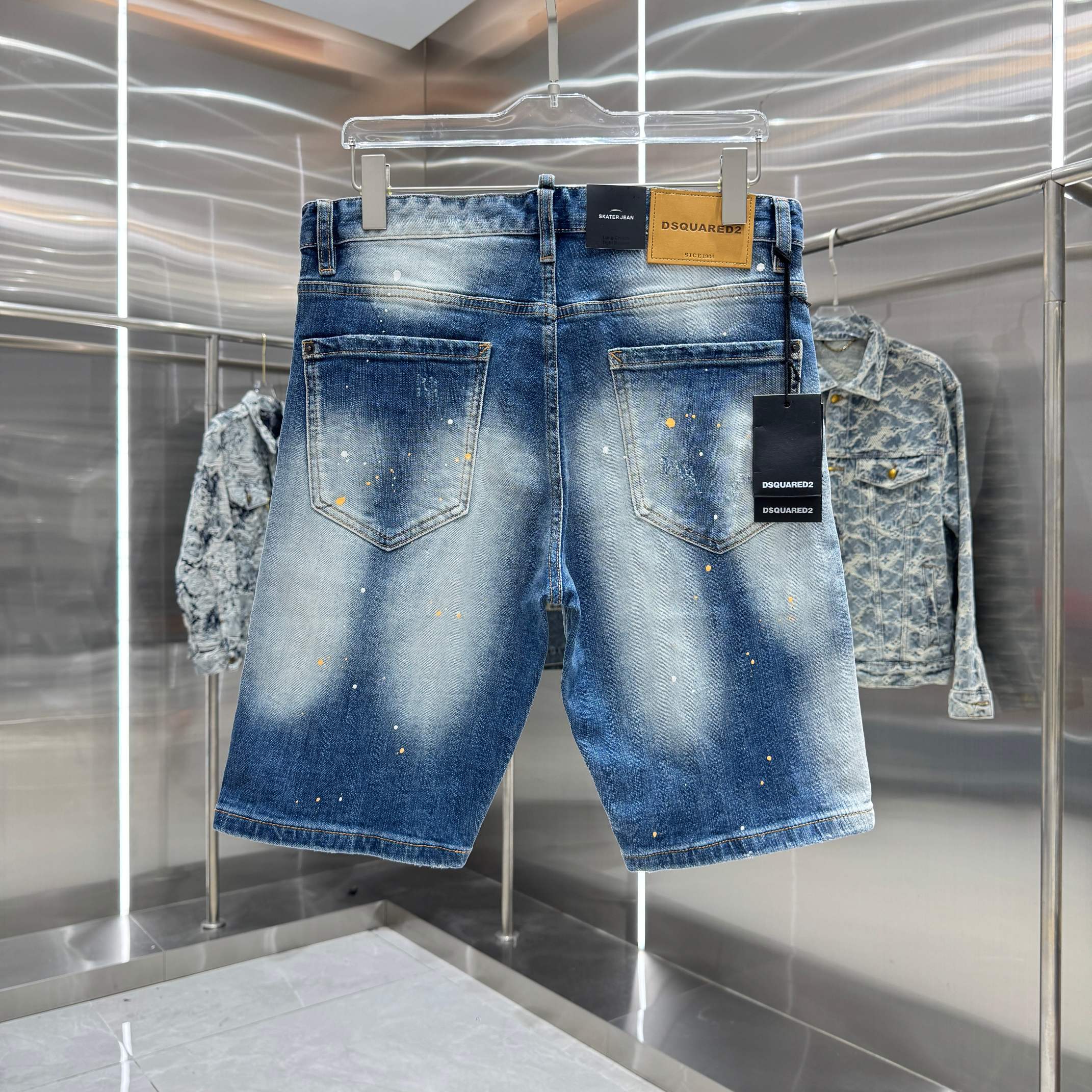Dsquared2 DSQUARED2 水洗涂鸦破洞水洗工艺街头潮流修身弹力短牛仔裤短裤