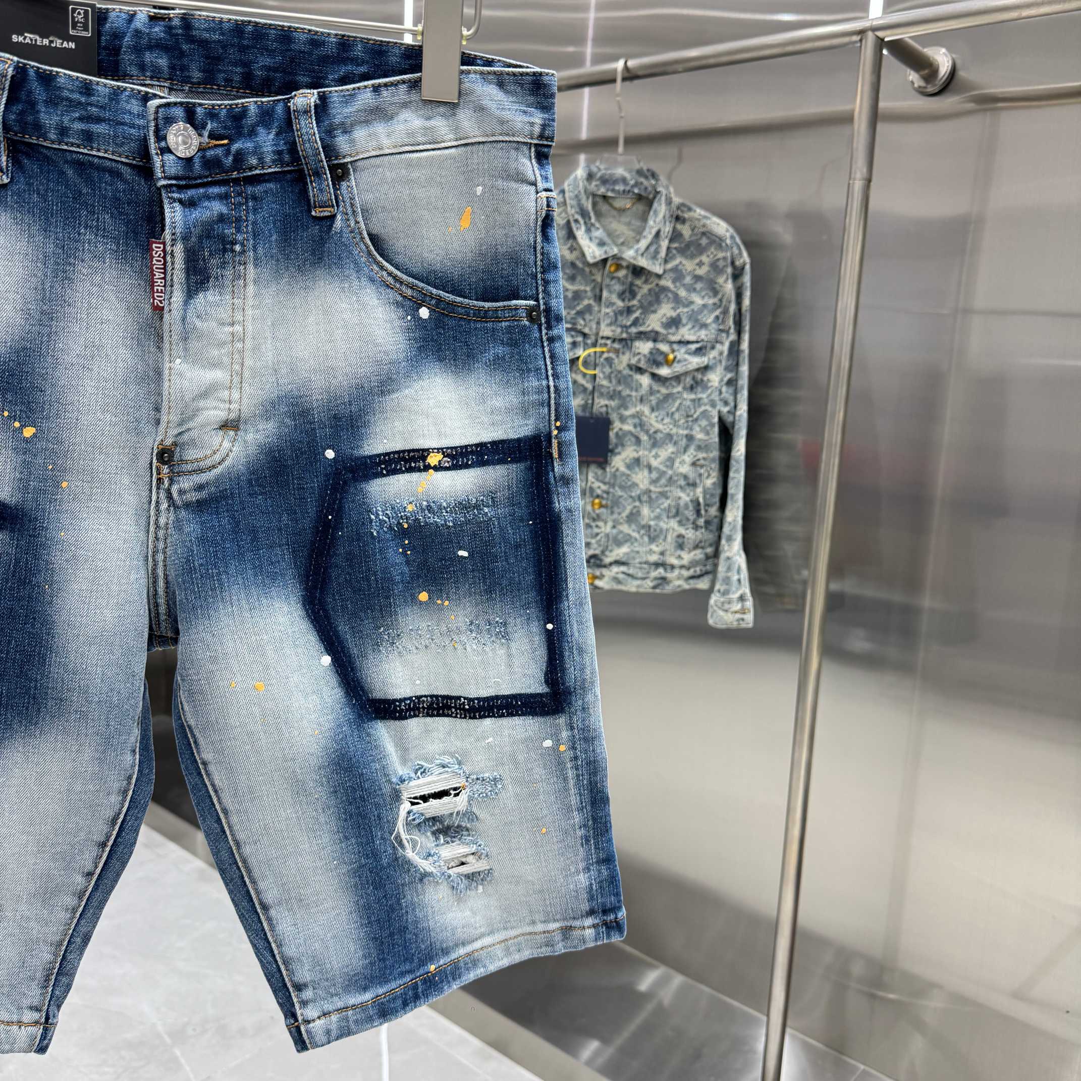 Dsquared2 DSQUARED2 水洗涂鸦破洞水洗工艺街头潮流修身弹力短牛仔裤短裤