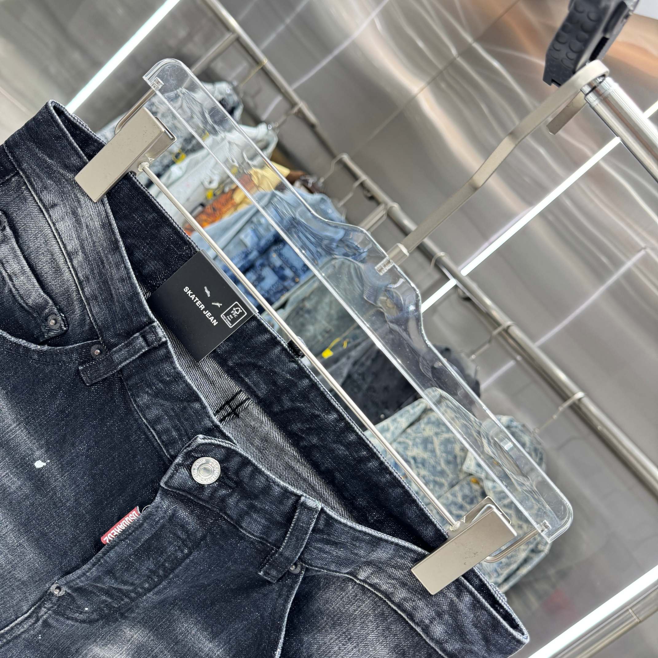Dsquared2 DSQUARED2 破洞涂鸦工艺街头潮流喇叭弹力牛仔裤