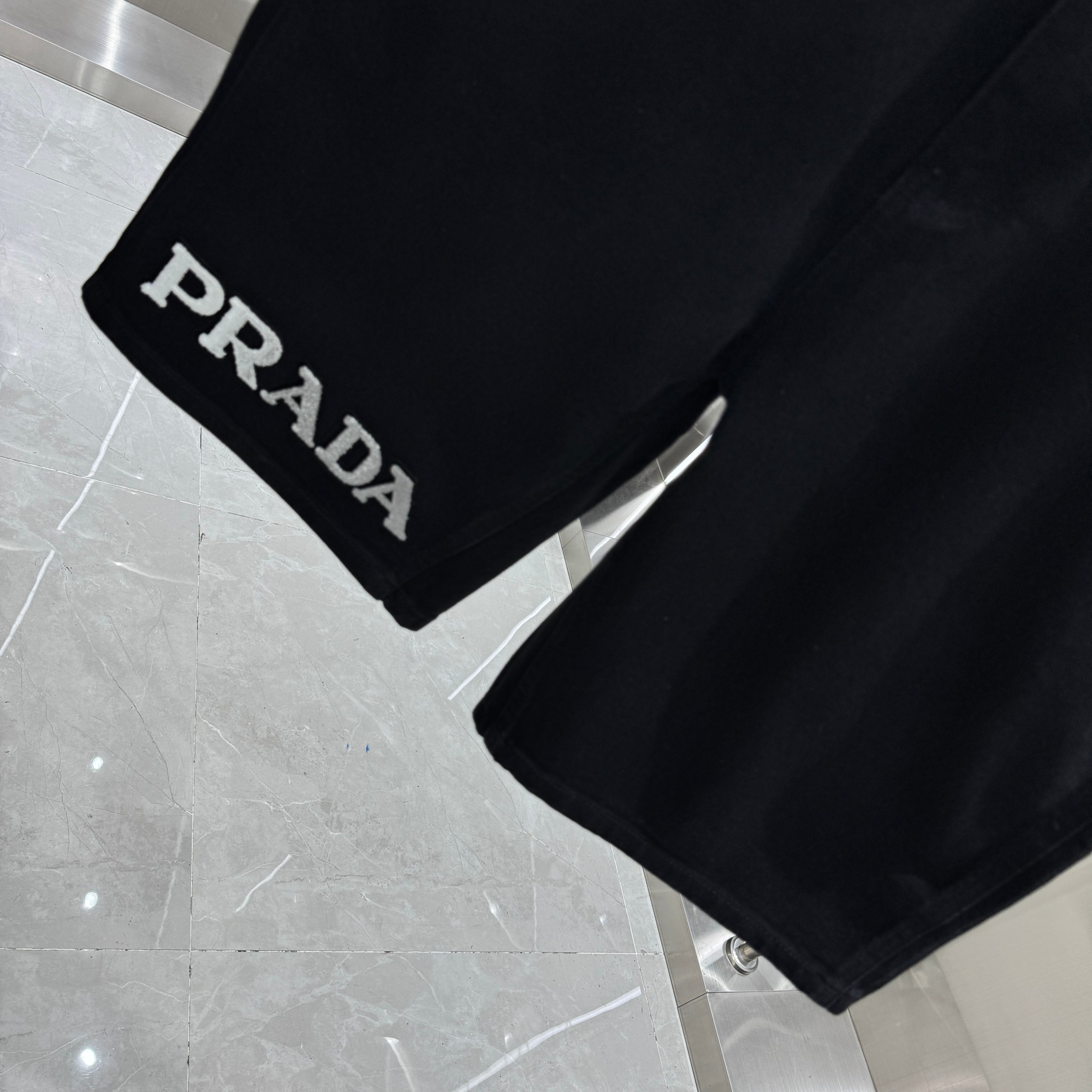 Prada 普拉达 字母植绒字母牛仔裤短裤