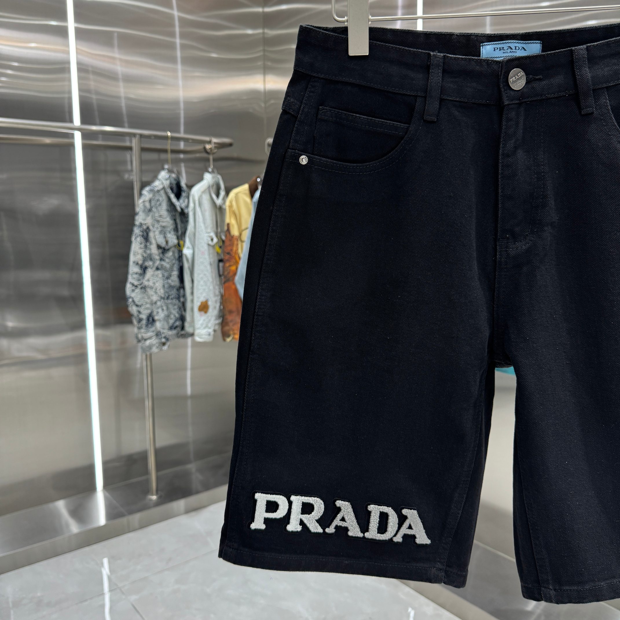 Prada 普拉达 字母植绒字母牛仔裤短裤