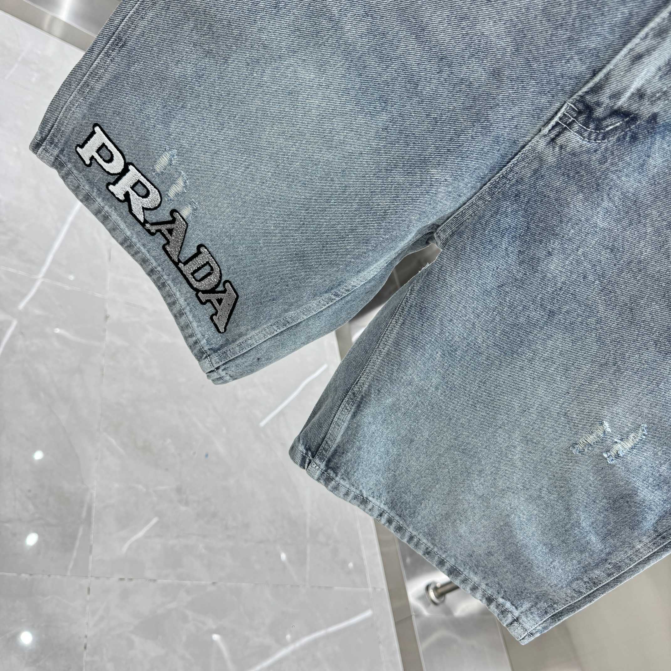 Prada 普拉达 字母植绒字母牛仔裤短裤