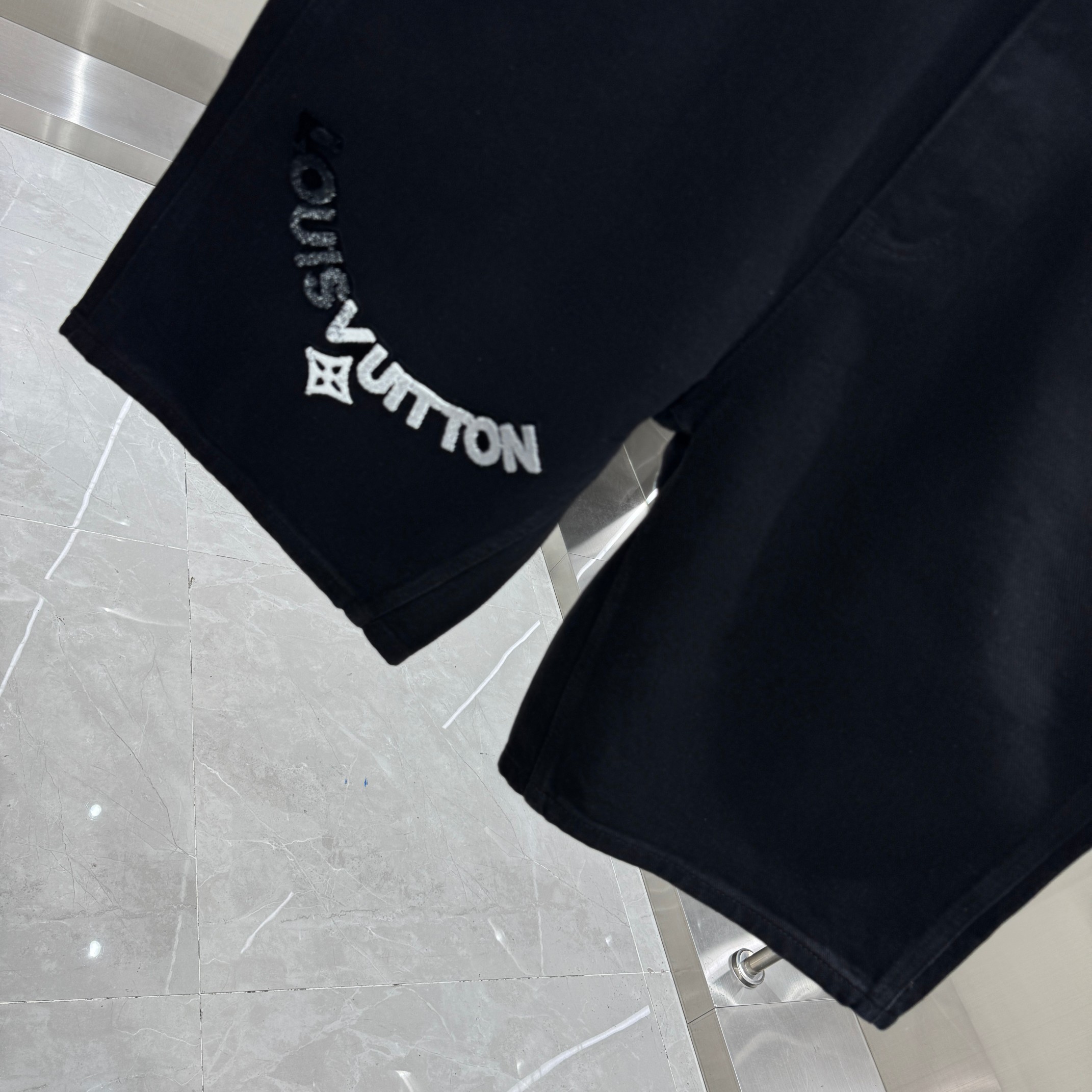 Louis Vuitton LV 路易 字母植绒字母牛仔裤短裤