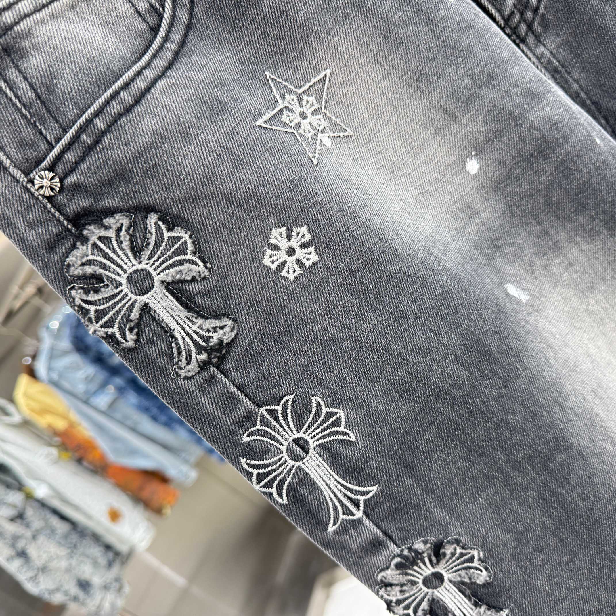Chrome Hearts 克罗心 CH 重工涂层十字架刺绣牛仔裤面料纱定加密粗左斜纹牛仔布长裤