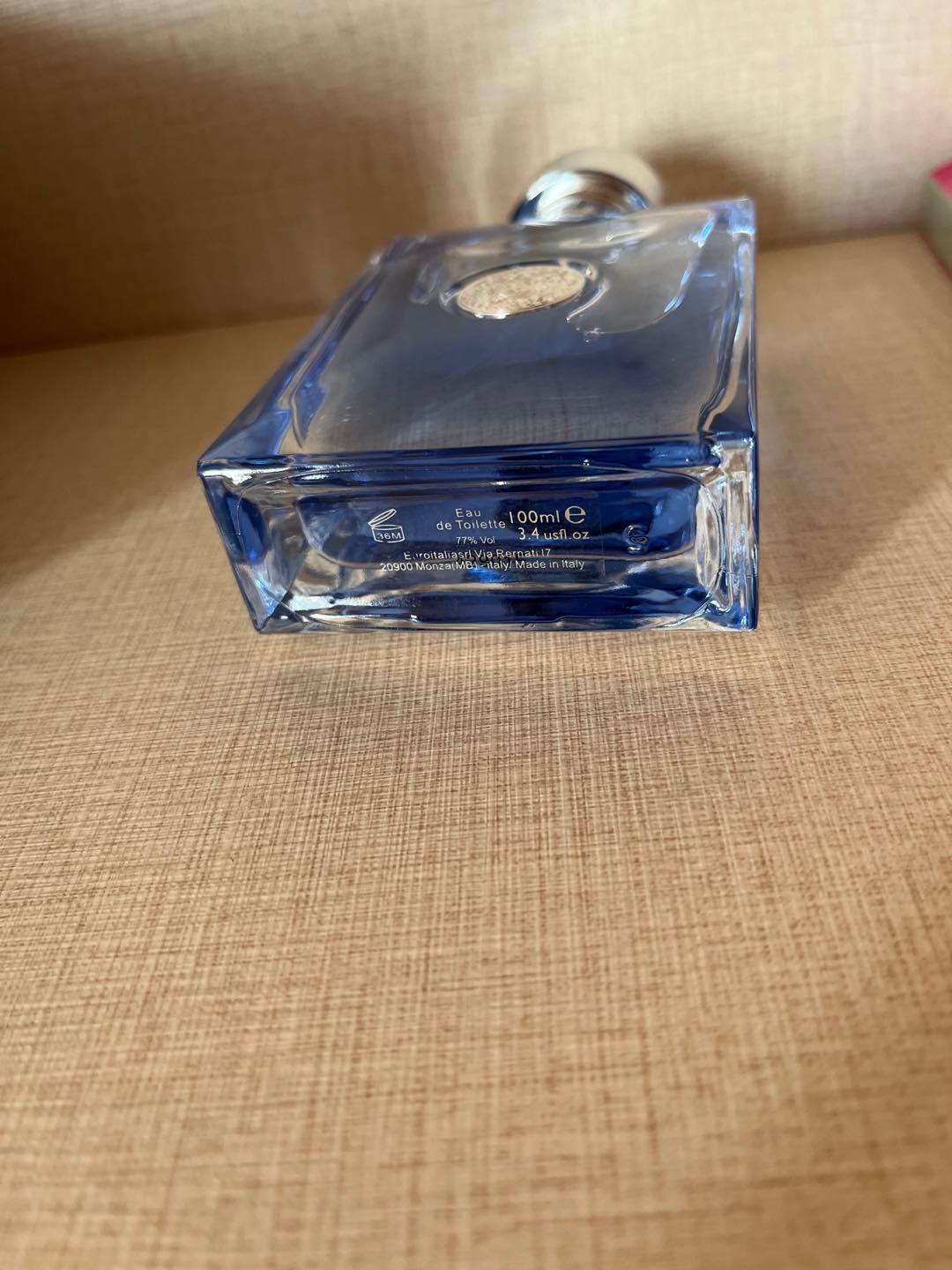 批220💰到付
范思哲同名礼盒香水100ml +试管香水2支（试香味随机）