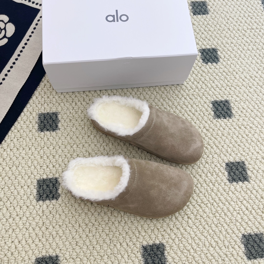 נעליים מובילים מצווים Alo בגוון ריפוד נחות עדכניות 3 i1757832926 3127 1