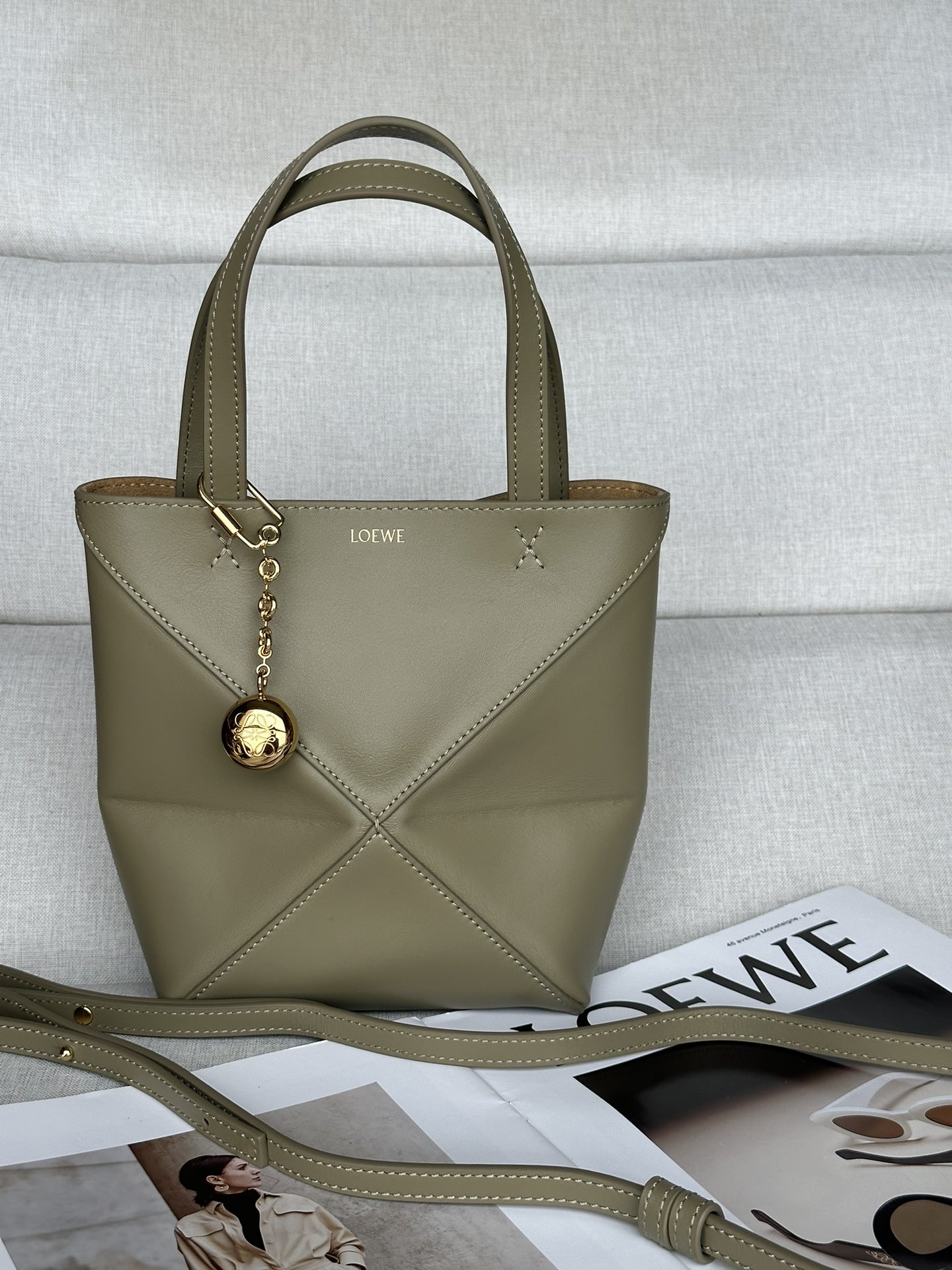 LOEWE Puzzle Fold Mini Bag in Shiny Nappa Calfskin Shoulder Bag 1 i1726979289 2333 3