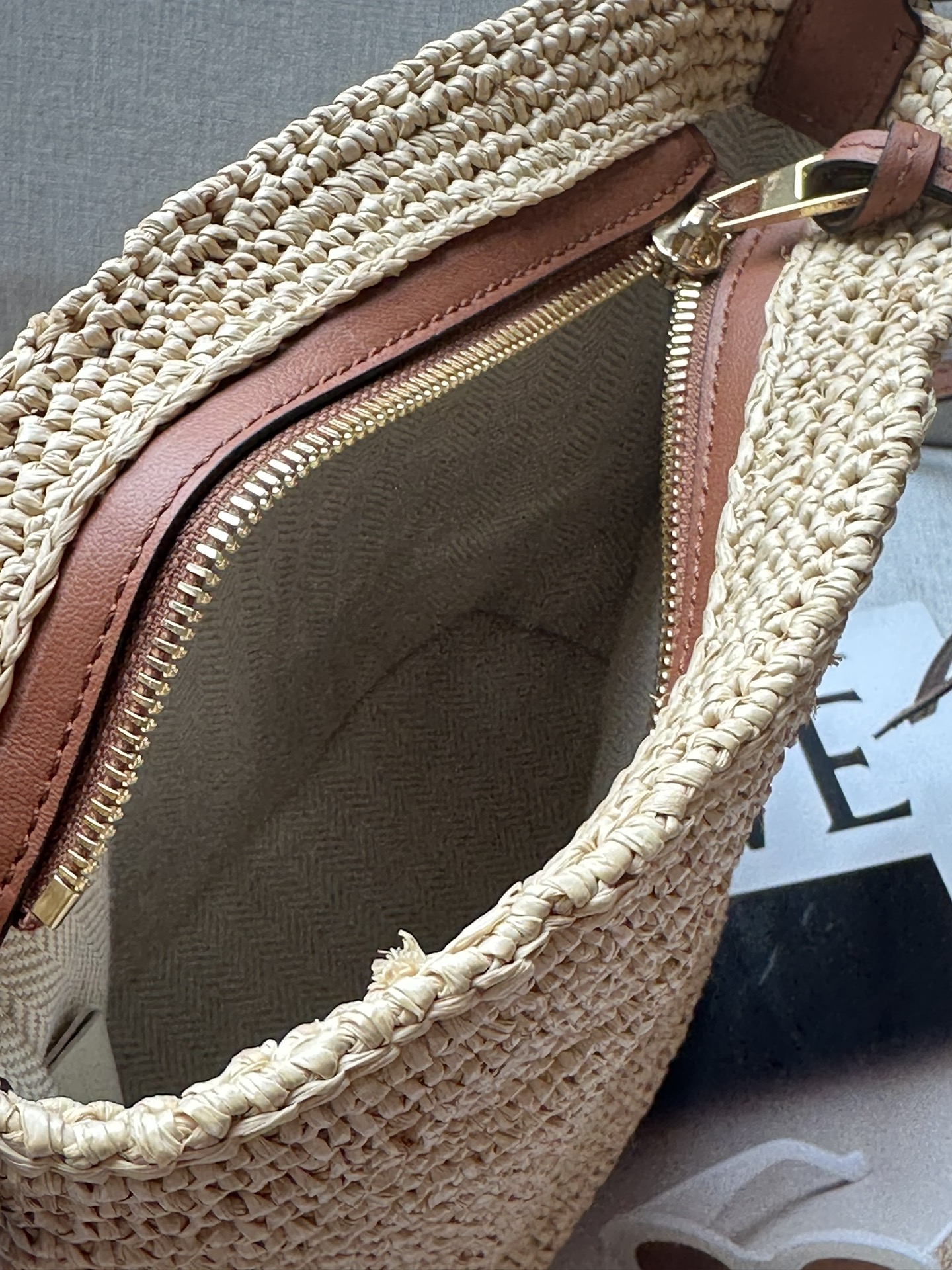 Roger Vivier Pochette Handbag包 8