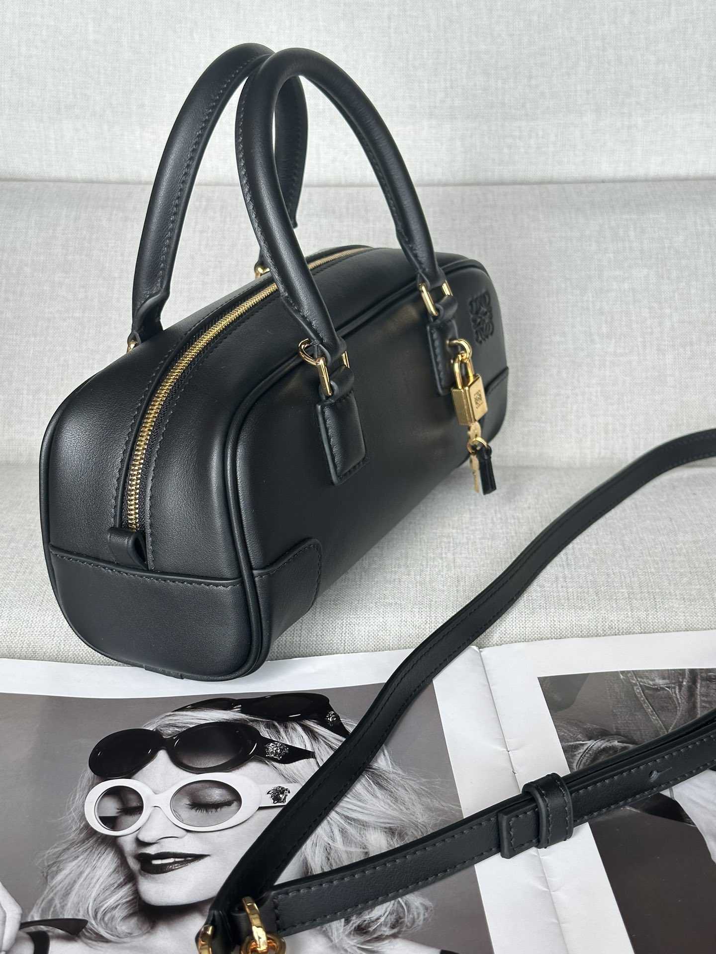 Loewe Amazona 23 Nappa Leather Handbag, Iconic Design & Exquisite Details 4 i1730096689 2843 0