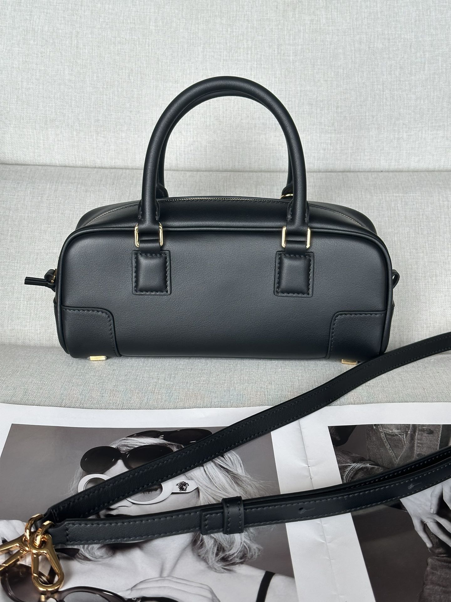 Loewe Amazona 23 Nappa Leather Handbag, Iconic Design & Exquisite Details 5 i1730096689 4641 3