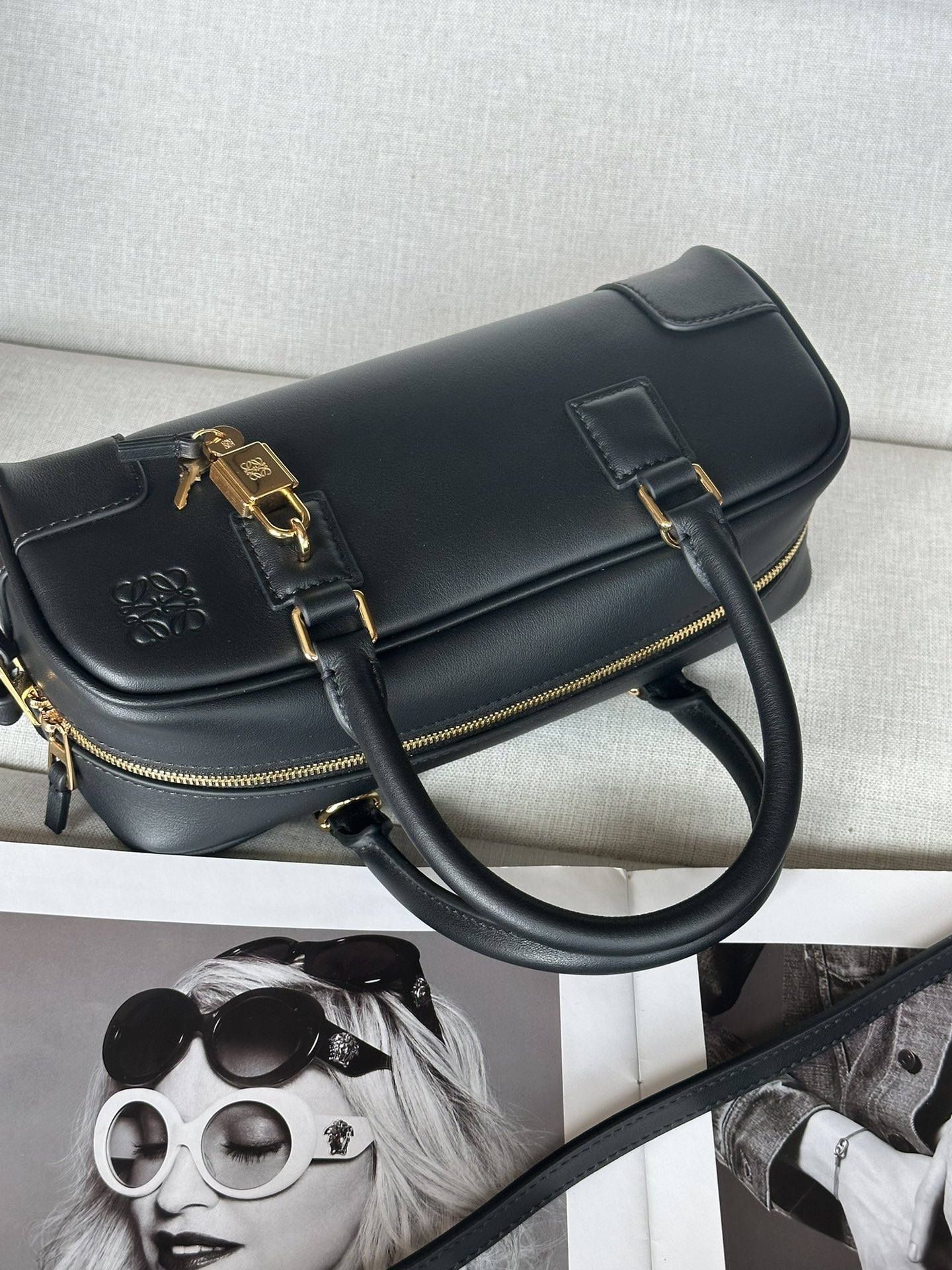 Loewe Amazona 23 Nappa Leather Handbag, Iconic Design & Exquisite Details 6 i1730096689 9073 1
