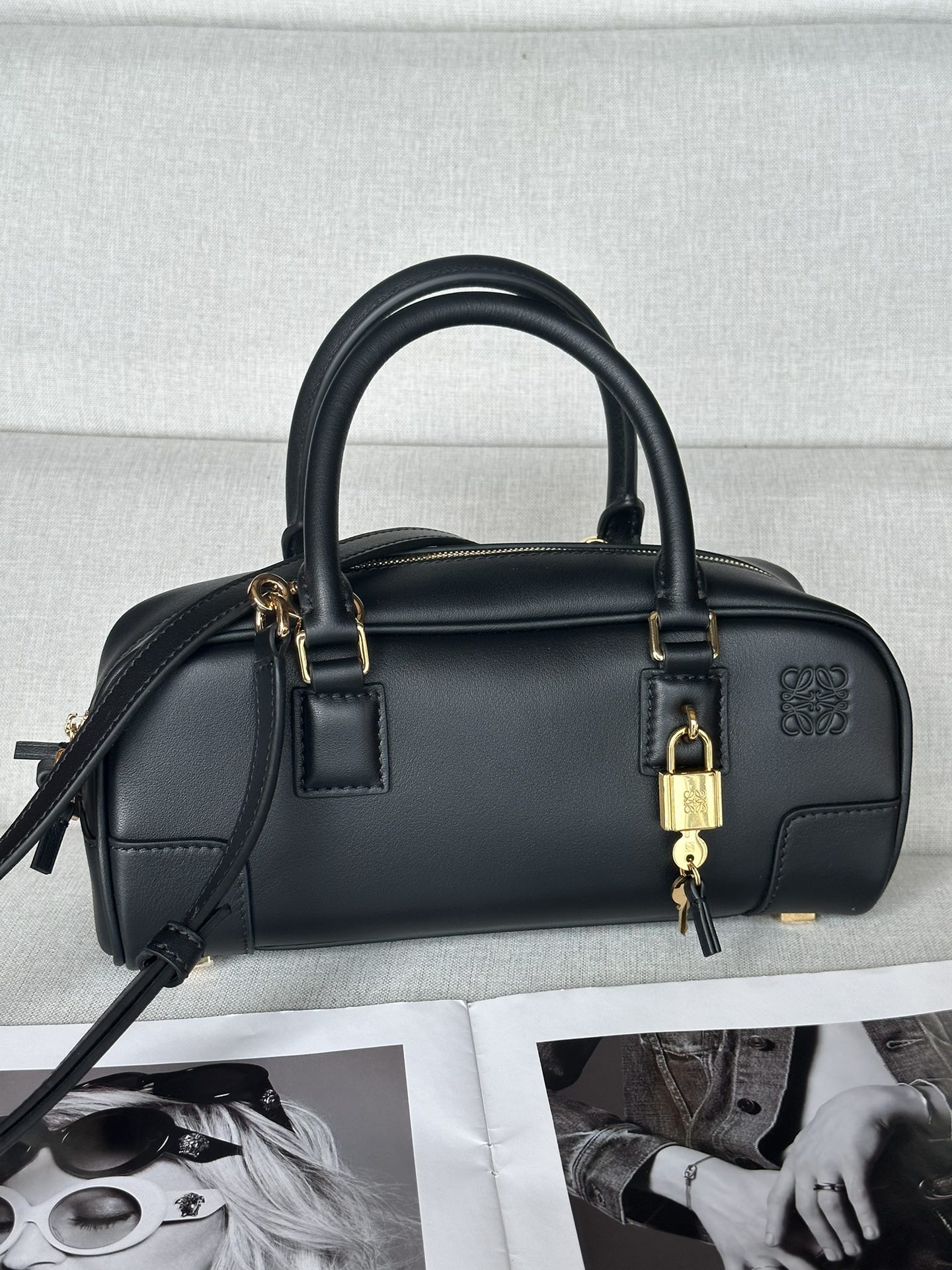 Loewe Amazona 23 Nappa Leather Handbag, Iconic Design & Exquisite Details 3 i1730096689 9343 2