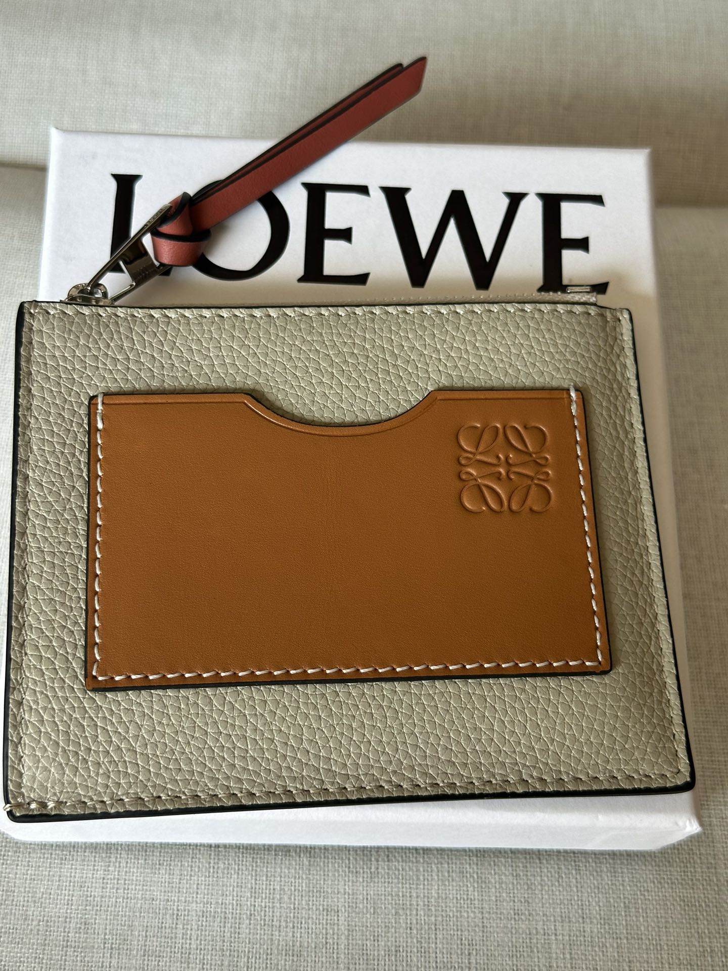 NO:187285,Special version Original leather loewe's most card bag A02 black light oats Size 12-10cm full package, special Loewe, loewe, loewe19860909特级版本  原厂皮 loewe最卡包A02黑色 浅燕麦 尺寸12-10cm全套包裝,特级罗意威,loewe,loewe,Bag