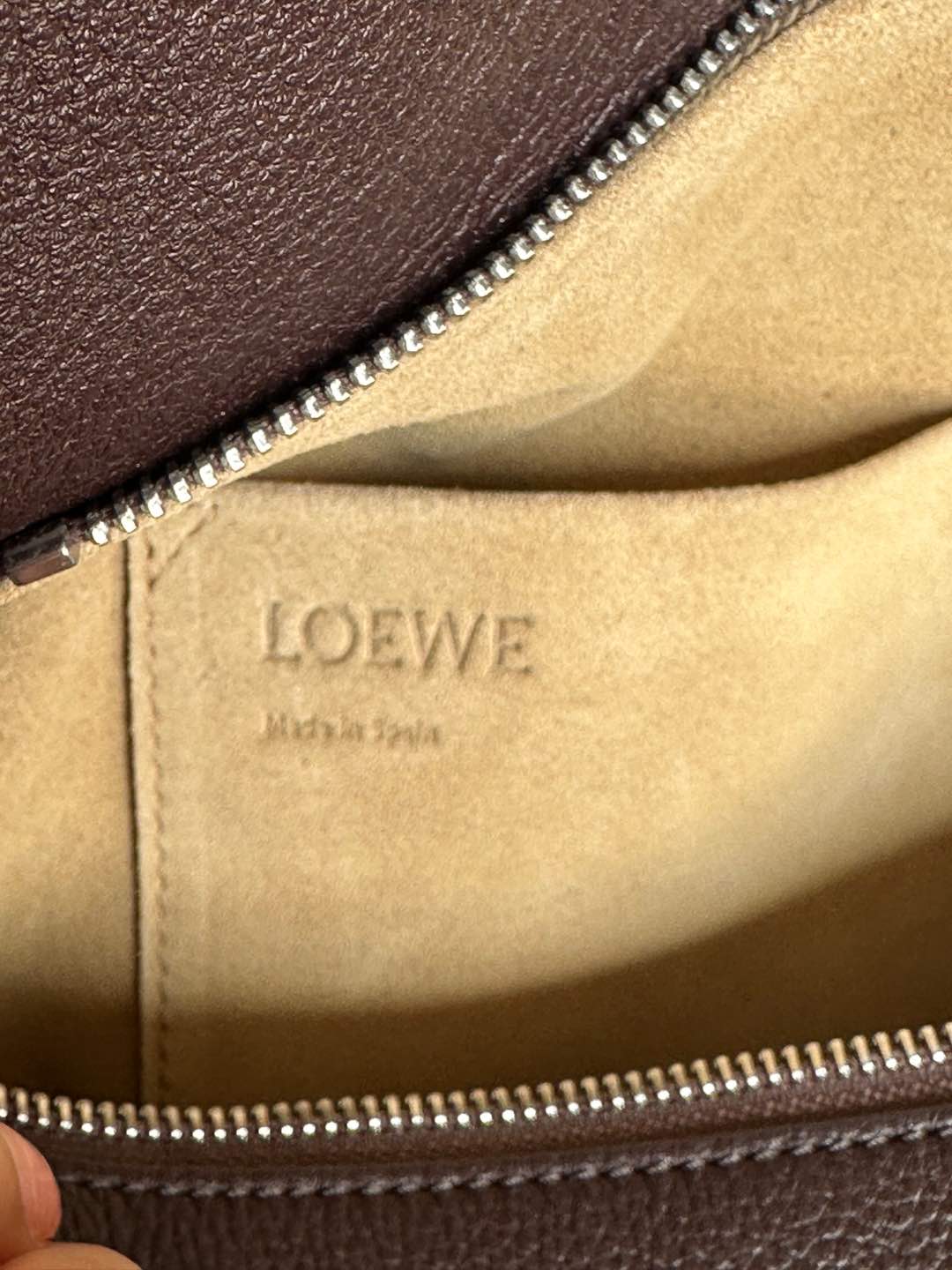Loewe Large Puzzle Bag in Deer Leather - Versatile Shoulder & Crossbody Bag 9 i1736144118739 9746 0 8