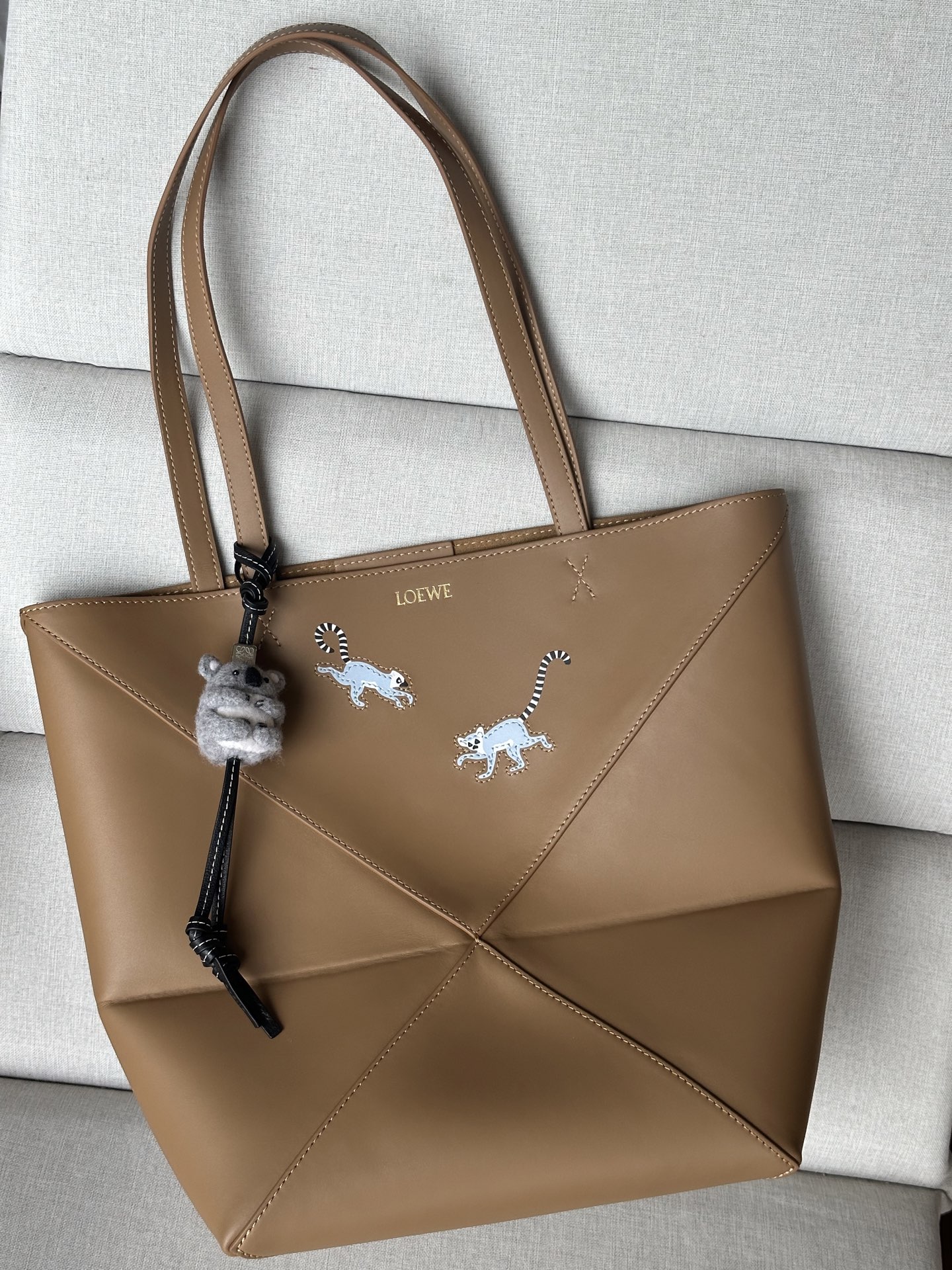 Loewe X SUNA FUJITA Puzzle Fold Tote Bag in Leather with Monkey Charm 2 i1749972421277 1395 0 4