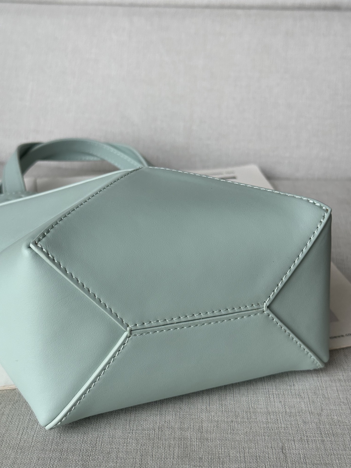 LOEWE Puzzle Fold Mini Tote Bag in Glossy Leather with Penguin Embroidery 9 i1749973910566 3087 0 8