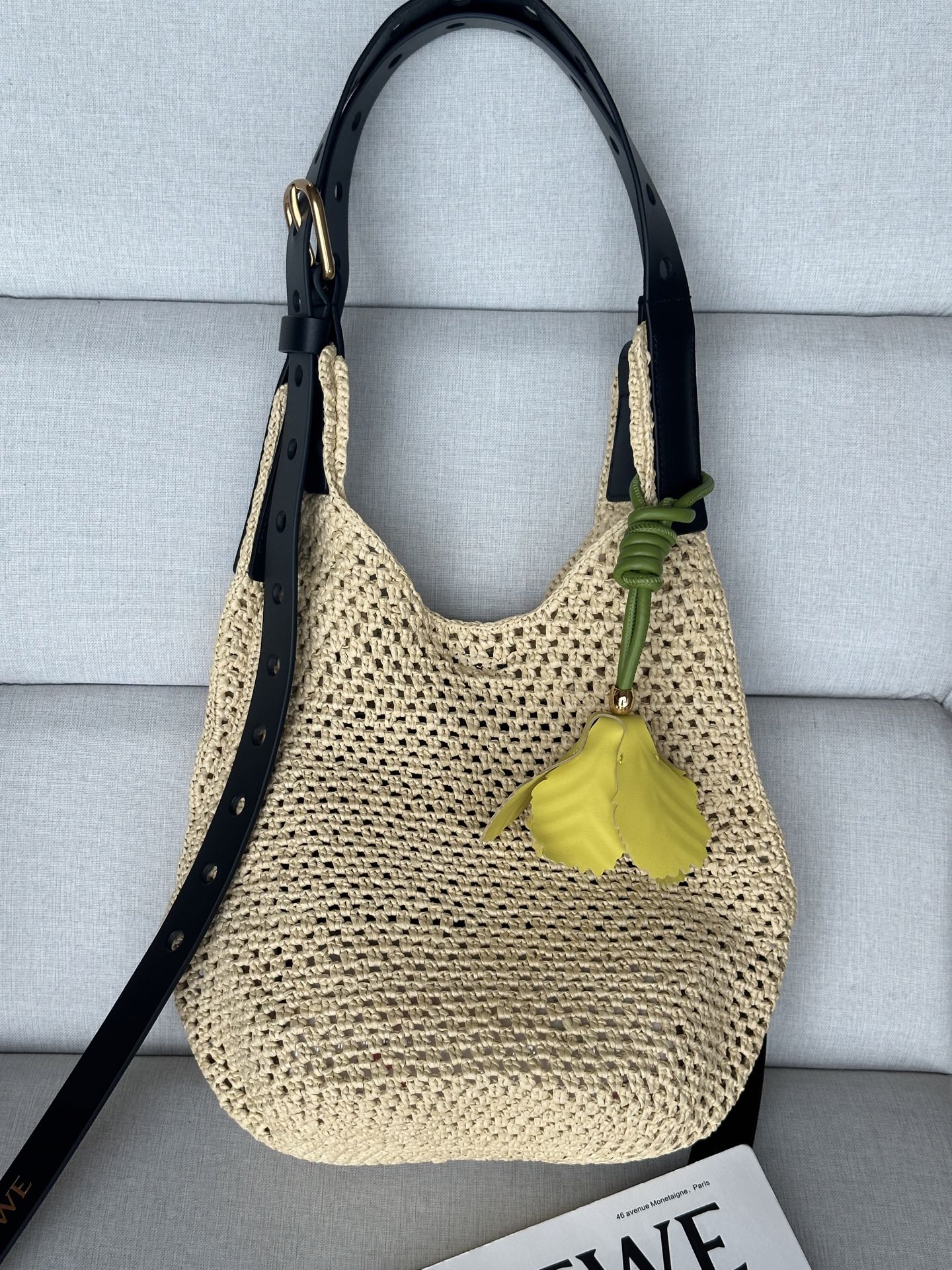 NO:339904,Special model 004 Loewe Paula's｜Commuter straw weaving bag with a ban-flavored style. Pure handmade. (Perfectionist is careful to enter) A very comfortable upper body [cover your mouth and laugh R] won't slip shoulders. A straw basket that is not a strong vacation style. [Wow R] You won't be out of order for daily commuting [Smile R] The length of the shoulder strap is adjustable. Size, length, width and height (34.22.24), Loewe, espadrilles19860909特级 型号004 罗意威Paula‘s｜去班味儿的通勤草编包. 纯手工制作.（完美主义者慎入） 上身非常舒服的一款[捂嘴笑R]不会滑肩 不是浓重度假风的草筐[哇R] 日常通勤也不会失格[偷笑R] 肩带长度可调节 尺寸长宽高（34.22.24）,特级罗意威,loewe,espadrilles,Bag