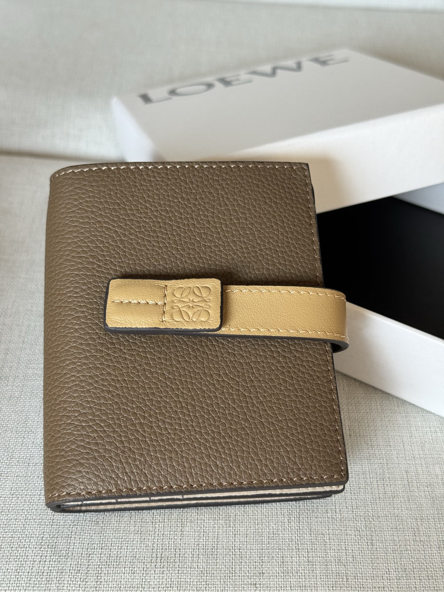 NO:670876,X2 golden brown, premium Loewe, loewe19860909X2金棕色,特级罗意威,loewe,Bag