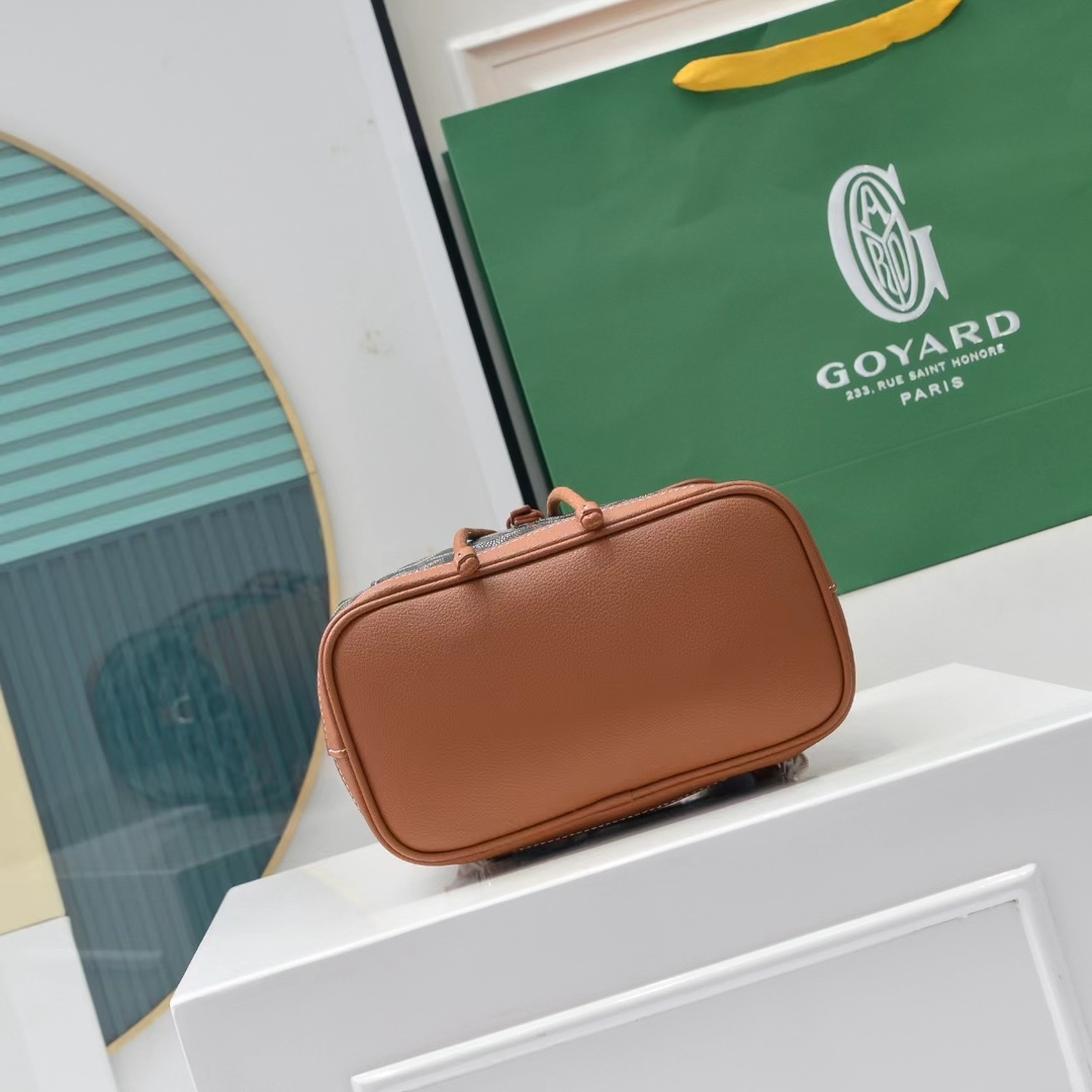 Goyald/戈雅Alpine mini 双肩包老花满印牛皮 背包  书包。单肩斜挎女包，多种背法[勾引][色]适合各种出行，方便实用。尺寸22*12*24cm