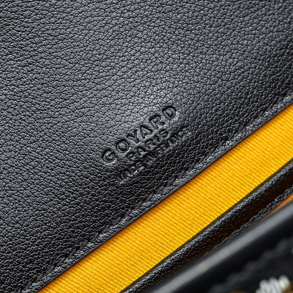 Goyard Large Messenger Bag, Stylish and Functional, Celebrity Favorite 9 i1736836910 380 0