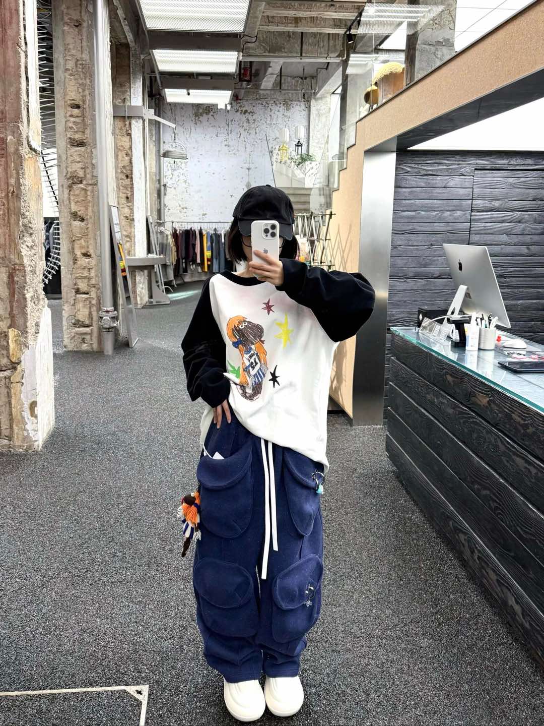 NO:297384,CHEERi UP* 25Ss early spring new style cheerleader Little Snake Lele Point Long Sleeve Rabobslee T-shirt | Exclusive yb development!  High-end production!  A T-shirt with a photogenic and atmosphere is here!  A T-shirt looks so good!  Contrasting color raglan sleeve fun printing design Customized fabrics have high texture comfort!  The impeccable fabrics and excellent styling design are perfectly recommended!  I really let a hundred hearts go!  S/M/L, tees, t-shirt, alexander wang19860909批 CHEERi UP* 25Ss早春新款 拉拉队小蛇乐乐戳长袖插肩袖T恤丨独家yb开发！高版出品！贼上镜又有氛围感的T恤来啦！件T恤真的太好看了！撞色插肩袖趣味印花设计 定制面料有着高质感的舒适度！无可挑剔的面料搭配优秀的版型设计简直完美重磅推荐！真的放一百个心冲了！现货发售S/M/L,,tees，t-shirt,alexander wang,Women's clothing