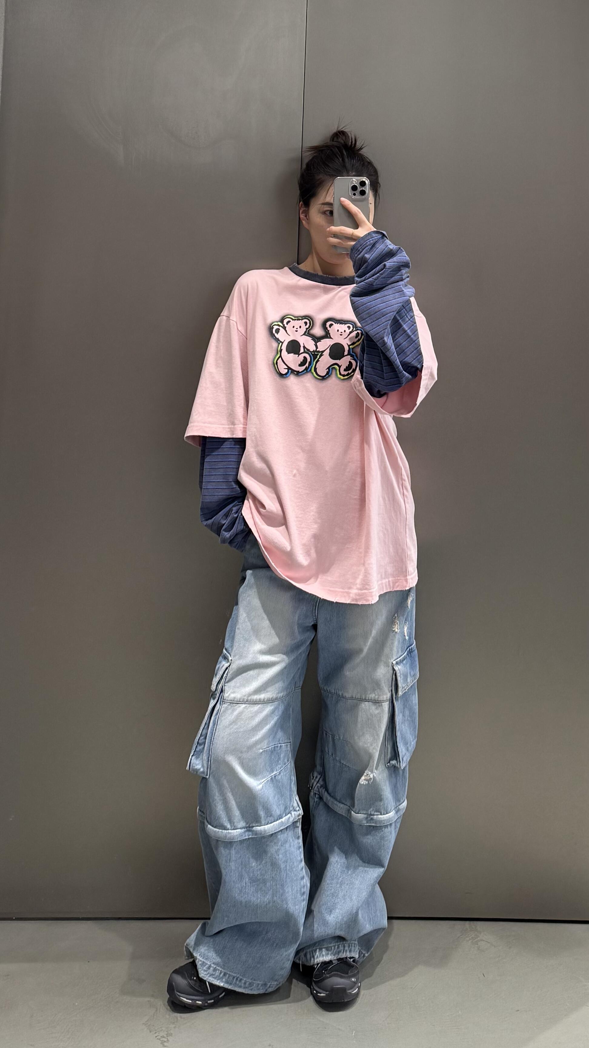 NO:297726,WE11DONE 25Ss early spring new style Bear print loose version fake two-piece long-sleeved T-shirt | Exclusive high-end production!  Two must-have items for wardrobe!  The super white contrasting sleeves make people shine, simple and yet stylish!  A very personalized design style!  It is a must-have for trendy people. It is a long-sleeved T-style product that makes photos on the street!  Full of fashion sense!  It is classic and pleasing to the eye. It makes people want to have it at first sight. The concave shape is a perfect look. The classic round neck design is simple and easy to wear. It is eye-catching when walking on the street!  The youthful and energetic feel is loose and not picky about the figure at all!  It is inclusive and covers the flesh and makes you look thin!  Use custom fabrics, loose style, good-looking items that trendy people must stock up on the street, easy to wear to create a street-like feel~ loose style~ same style for men and women. S/M/L, tees, t-shirt, alexander wang19860909批 WE11DONE 25Ss早春新款 小熊印花宽松版假两件长袖T恤丨独家高版出品！衣柜必备款假两件来咯！超绝显白的撞色袖子让人眼前一亮,简单又不失格调！个性十足的设计风格！简直就是潮人必备,出街拍照非常出片的一款长袖T！时髦感十足！经典又耐看让人一看就想拥有～凹起造型来妥妥的好看经典的小圆领设计简洁好穿 走在街上吸睛度满分！青春又活力的感觉宽松版型完全不挑身材！包容性好遮肉显瘦！采用定制面料 宽松版型,潮人必囤的好看单品,轻松穿出街头感～宽松版型～男女同款 现货发售S/M/L,,tees，t-shirt,alexander wang,Women's clothing