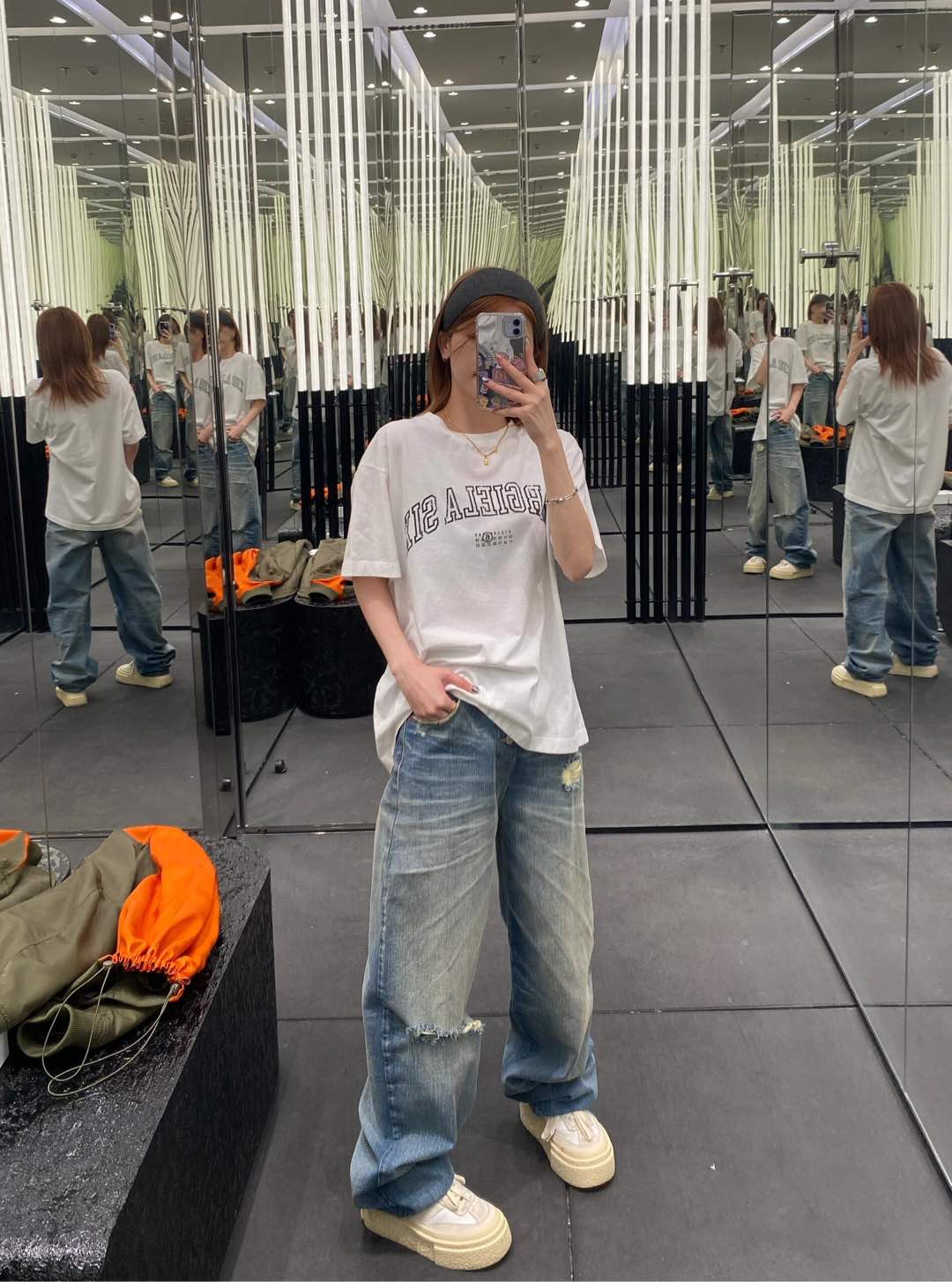 NO:297713,Masion Margiel* 25ss Early Spring New Alphanumeric Printed Round Neck Short Sleeve T-shirt | Exclusive High-end Production!  Super comfortable and versatile T-shirts are here. It’s really hard not to love any items that are practical. One piece is all, and the whole body is a girl with age-reducing style!  Pure cotton material and regular style are simply not easy to wear!  It's invincible with a skirt!  Both appearance and comfort!  Big recommendation!  S/M/L, skirts, T-shirt, tees, t-shirt, alexander wang19860909批 Masion Margiel* 25ss早春新款 字母数字印花圆领短袖T恤丨独家高版出品！超级舒适又百搭T恤来啦实用性超高的单品真的很难不爱,一件搭所有,一整个上身就是减龄少女Ins风十足！纯棉材质配合常规版型简直不要太好穿！搭配半裙无敌了！颜值与舒适兼具！重磅推荐！现货发售S/M/L,,skirts,T-shirt,tees，t-shirt,alexander wang,Women's clothing