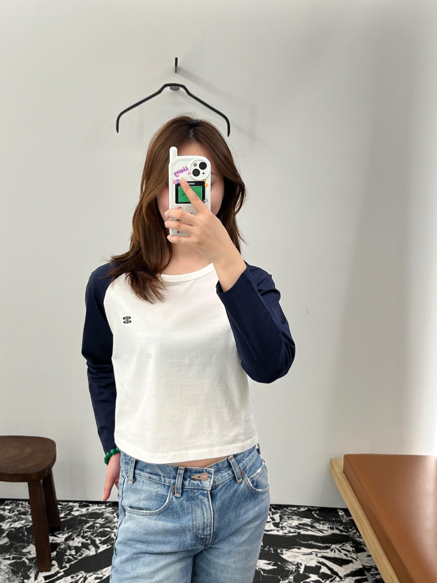 NO:311783,Celin* 25Ss early spring new style slimming artifact raglan sleeve long-sleeved T-shirt | Exclusive yb development!  High-end production!  It is very nice to wear inside alone to satisfy all kinds of outfits. It is a must-have for everyone!  A long-sleeved T-style photo shoot that makes a great comedy!  The classic small round neck design is simple and easy to wear, and it attracts a lot of attention when walking on the street!  The youthful and energetic feeling comes with slimming attributes!  Fashionable guys, please enter!  !  S/M/L, celine,tees, t-shirt,alexander wang19860909批Celin* 25Ss早春新款 显瘦神器插肩袖长袖T恤丨独家yb开发！高版出品！单穿内搭都很nice满足各种穿搭 简直就是人手必备！出街拍照非常出片的一款长袖T！经典的小圆领设计简洁好穿 走在街上吸睛度满分！青春又活力的感觉自带显瘦属性！时髦精们BI入好吧！！现货发售S/M/L,,celine,tees，t-shirt,alexander wang,Women's clothing
