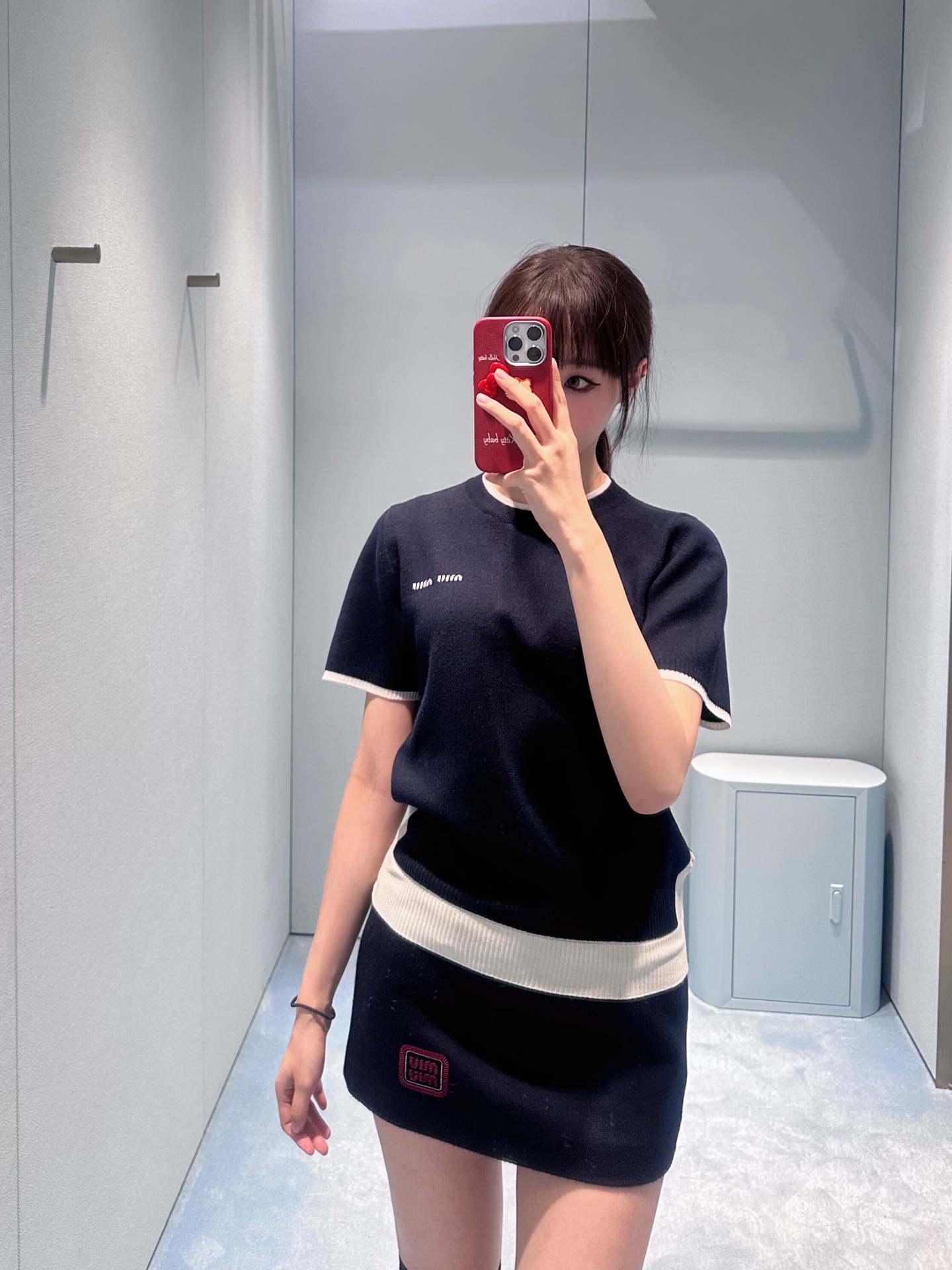 NO:311299,Miumi* 25Ss early spring new model, micro-label fake two-piece cashmere knitted short-sleeved top丨Exclusive high-end product!  Best wearer Miu-style layered series Fixed-dyed cashmere yarns All colored and very good in size Small styles Single wear or inner wear are very good texture visible to the naked eye Details are available online S/M/L, miumiu, T-shirt, alexander wang19860909批Miumi* 25Ss早春新款 微标假两件羊绒针织短袖上衣丨独家高版出品！最佳实穿选手 miu式叠穿的系列 定染细腻的羊绒纱线 颜色都很正 小版型 单穿或者内搭都很可 质感肉眼可见 细节在线现货发售S/M/L,,miumiu,T-shirt,alexander wang,Women's clothing