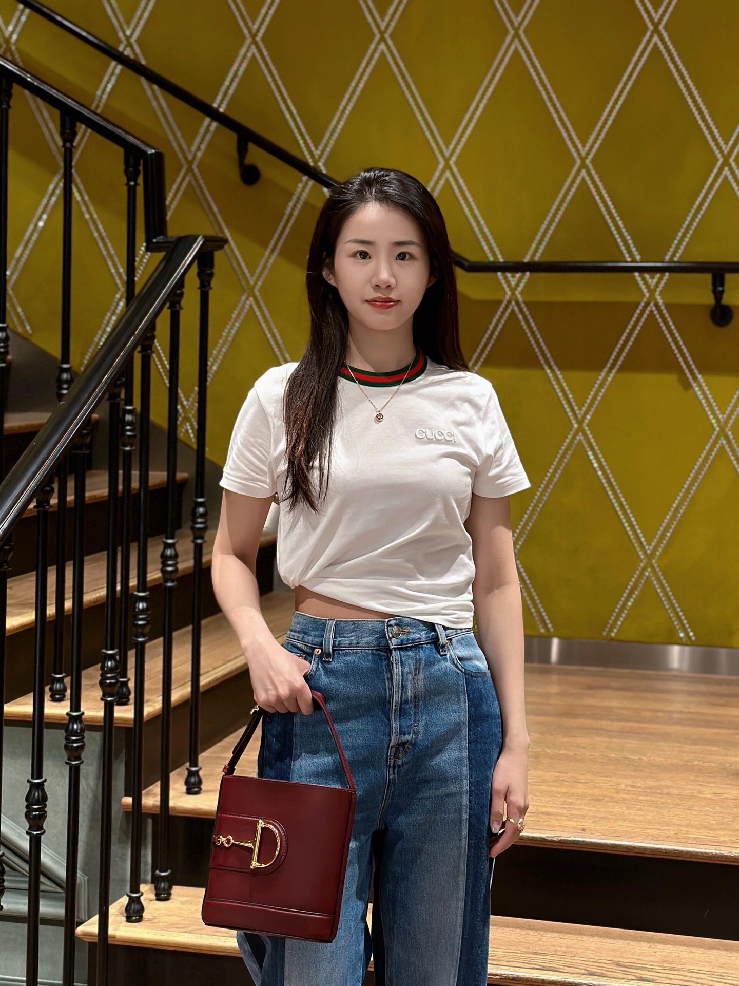 NO:317969,Bulk Gucc* 25Ss early spring new style letter micro-label webbing short-sleeved T-shirt | Exclusive yb development!  High-end production!  Exquisite regular version with huge slim upper body!  Letter logo embroidery is low-key and luxurious!  A must-have item for fashionable things unlocks all outfits!  Determine the quality of my home!  Classic items are fashionable and high-end, and the perfect workmanship quality depends on the details!  S/M/L, gucci, T-shirt,tees, t-shirt,alexander wang19860909批 Gucc* 25Ss早春新款 字母微标饰织带短袖T恤丨独家yb开发！高版出品！精致常规版型上身巨显瘦！字母logo贴绣低调奢华！时髦精必备单品解锁所有穿搭！认准我家品质！经典单品时髦又高级 完美做工品质看细节！现货发售 S/M/L,,gucci,T-shirt,tees，t-shirt,alexander wang,Women's clothing