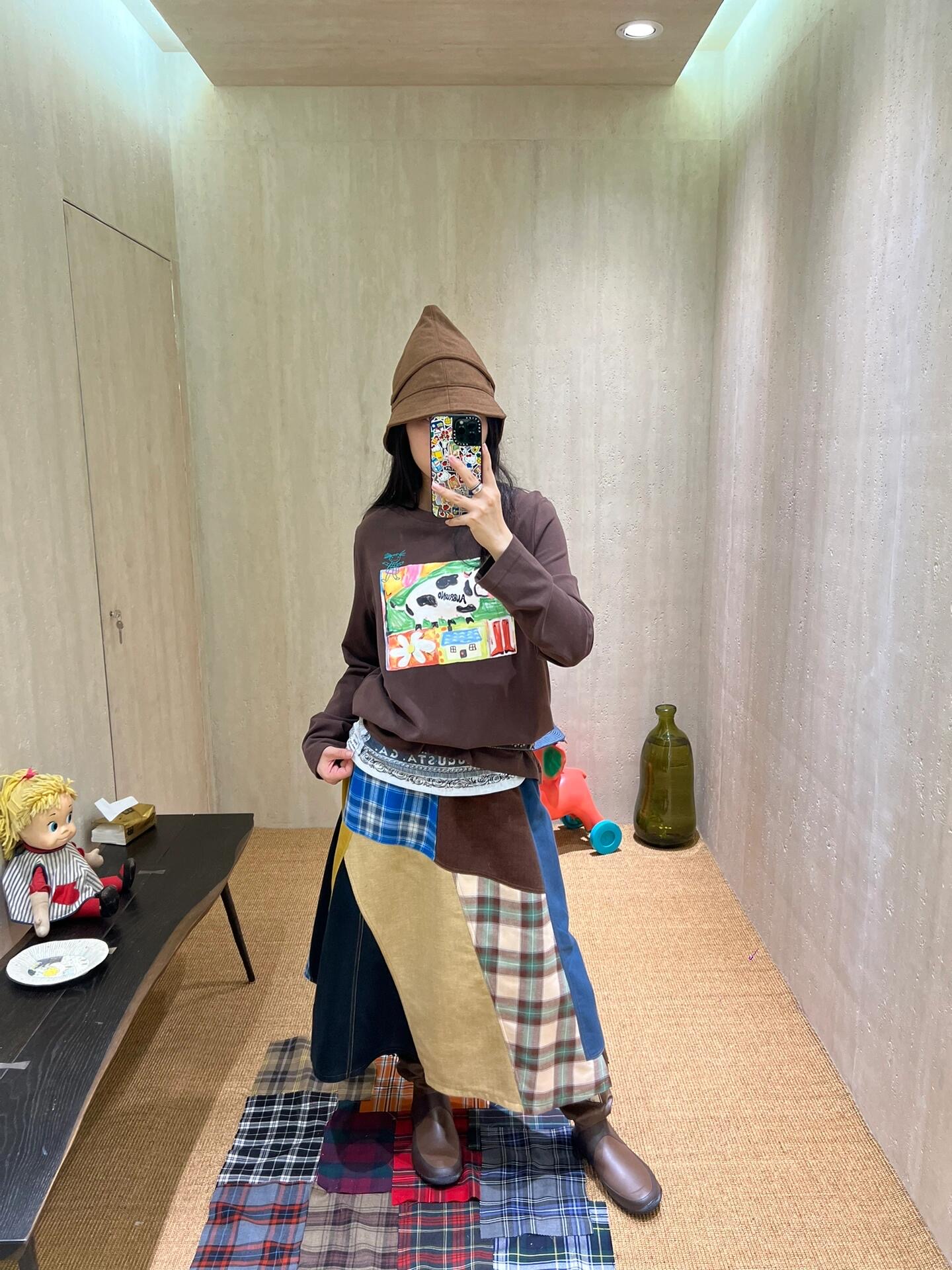 NO:320850,Batch AUBRUI*O 2025ss Spring and Summer New Style Cow Farm Printed Long Sleeve T-shirt | Exclusive high-end production!  A must-have piece of grass planting at a glance. The cotton and lycel fabric are blended, soft and skin-friendly. The pattern is especially like a child's essay, which is cute!  S/M/L, tees, t-shirt, alexander wang19860909批 AUBRUI*O 2025ss春夏新款 奶牛农场印花长袖T恤丨独家高版出品！ 一眼种草必入的一件.棉与莱赛尔面料混纺 ,软软的很亲肤,图案特别像是小孩子的随笔画,可可爱爱！现货发售S/M/L,,tees，t-shirt,alexander wang,Women's clothing