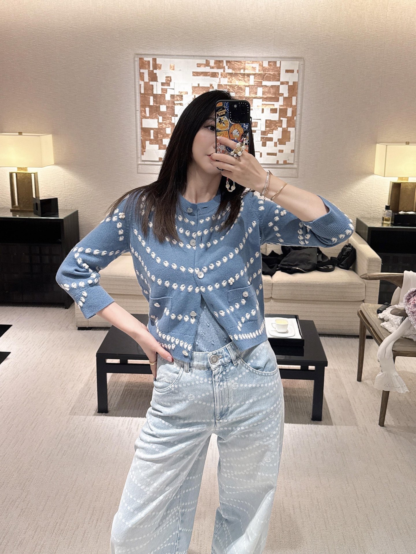 NO:317968,Cashmere pearl jacquard cardigan jacket exclusive yb development!  High-end production!  Original custom dyed yarn original custom buttons, imported from Germany, jacquard pearl pattern embellishment, soft and delicate and comfortable soft and glutinous, low-key and luxurious sense of high-end, fashionable and versatile, not picky, we are offering pearl styles. S/M/L,, jackets & coats, alexander wang19860909批 Chena* 25P早春新款 羊绒珍珠提花开衫外套丨独家yb开发！高版出品！原版定制定染色纱线原版定制纽扣,德国进口机,提花珍珠图案点缀,柔软细腻舒适 软软糯糯,低调奢华的高级感,时尚百搭不挑人,我们是出珍珠款 现货发售S/M/L,,jackets & coats,alexander wang,Women's clothing