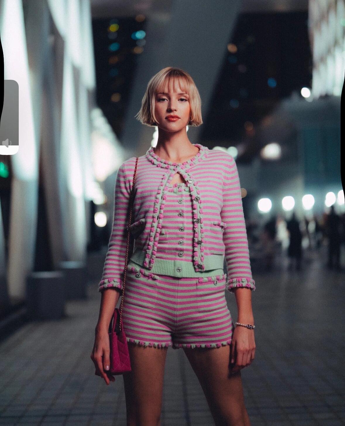 NO:317977,Chane* 25ss Spring and Summer New Cashmere Ruffled Knitted Cardigan Strap   Shorts丨Exclusive YB development!  High-end production!  Customized YB cashmere yarn woven, high-quality texture and comfortable round neck knit, literary and artistic low-brightness color matching makes the style lighter. The whole body double C flying fish round buckle decoration highlights the brand's personality, highlights the high-end feeling of outfit, elastic and tighter, more refined, slim outfit, full of relaxation and tone, light luxury and fashionable temperament, single layering, all seasons fashionable outfit, S/M/L, chanel, shorts, alexander wang19860909Chane* 25ss春夏新款 羊绒荷叶边针织开衫 抹胸＋短裤丨独家yb开发！高版出品！定制YB羊绒纱线织造,质感高级舒适 圆领针织, 文艺感洋溢的低明度配色更显风格轻盈 通体双C飞鱼圆扣装饰 彰显品牌个性 凸显穿搭高级感 弹性松紧更显精致 穿搭显瘦 尽显松弛调性 轻奢时髦气质 单穿叠穿均可 四季时尚穿搭 现货发售S/M/L,,chanel,shorts,alexander wang,Women's clothing